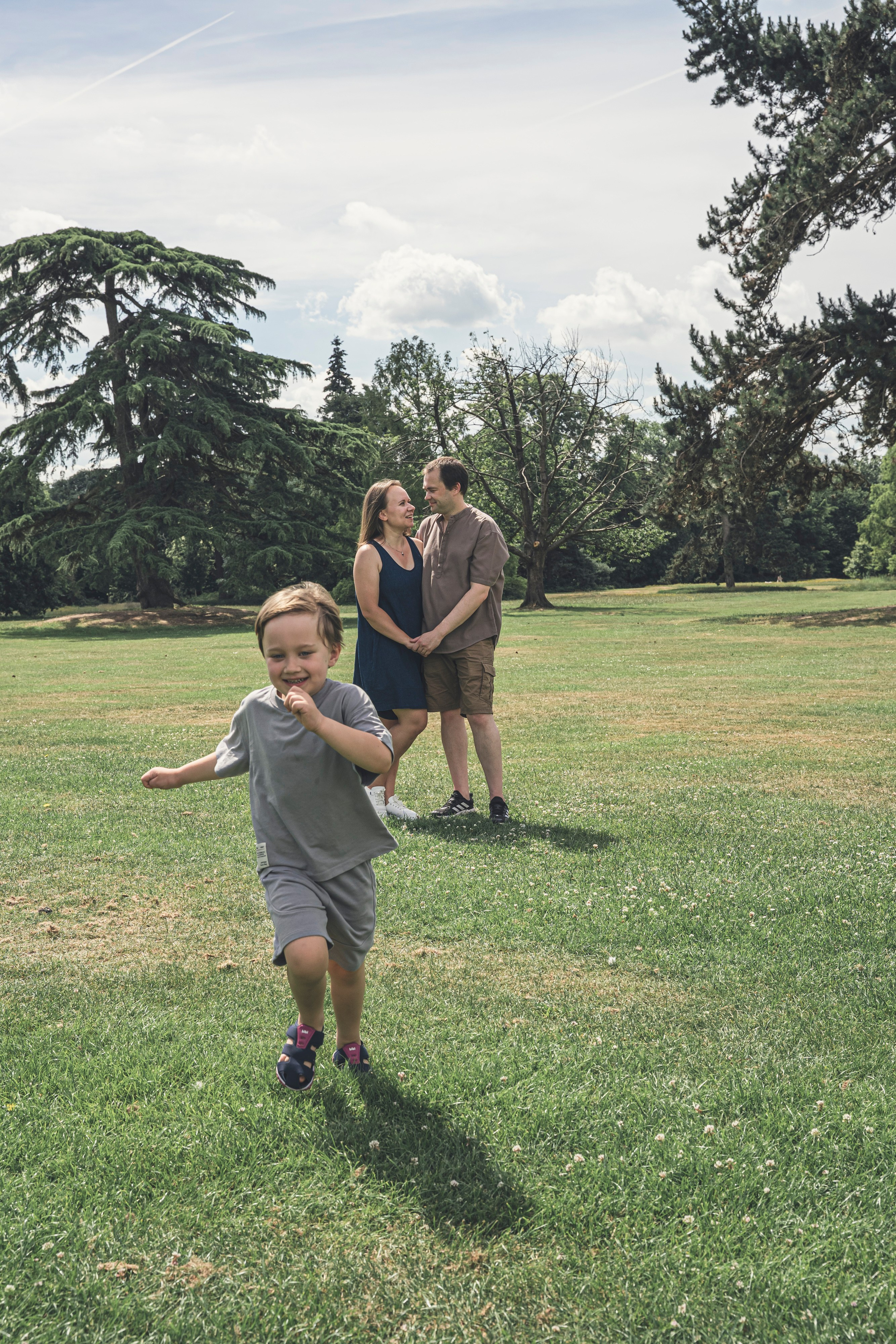Family walk. Tonya Kyrylenko photographer in London