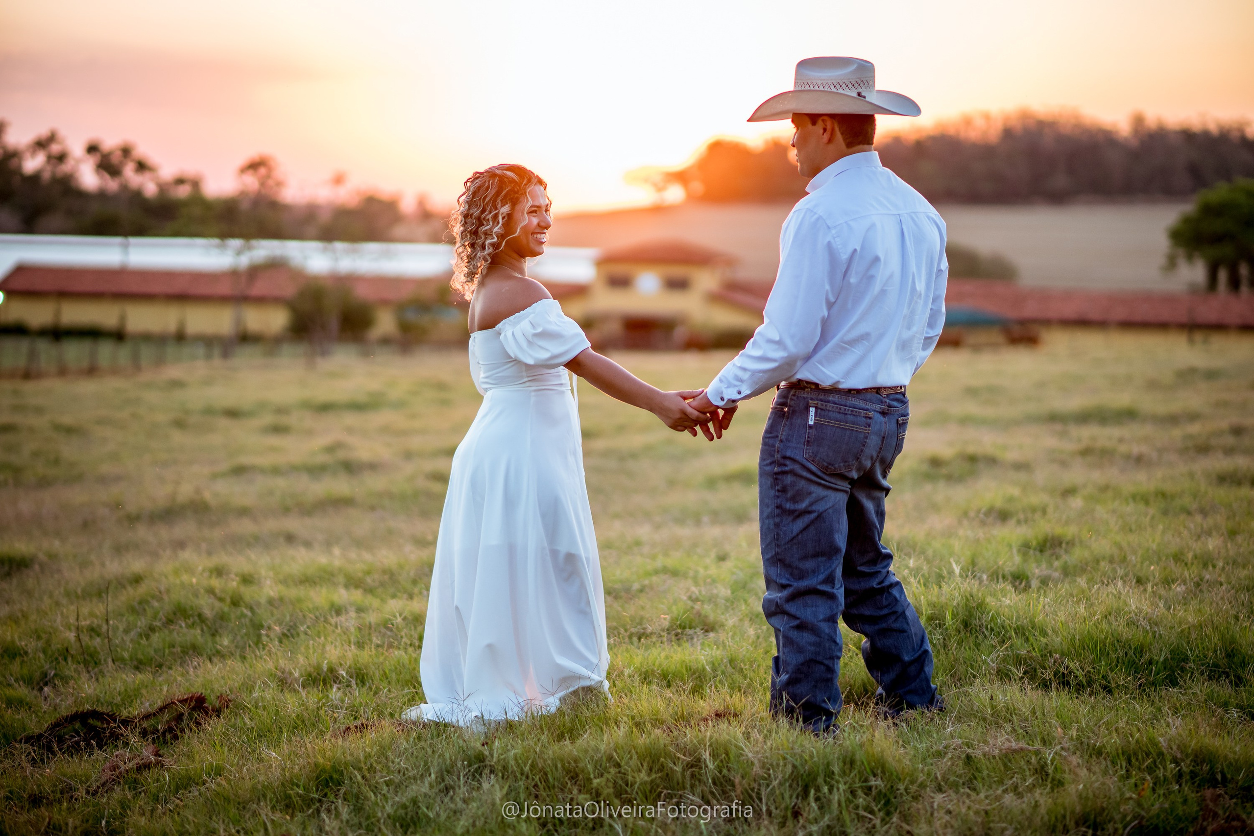 Pre Wedding Luérica e Vinicius. Fotografia de casamentos e ensaios em avaré Jônata Oliveira