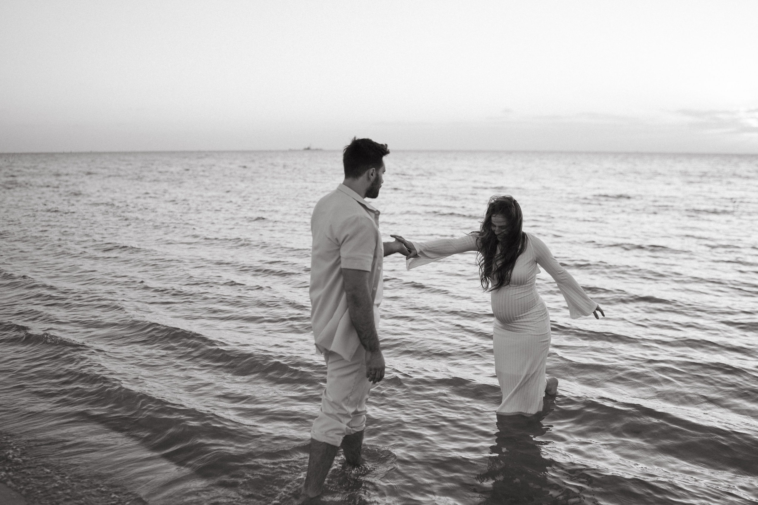 Dasha and Jenya. Maternity. Family photographer in Saudi Arabia