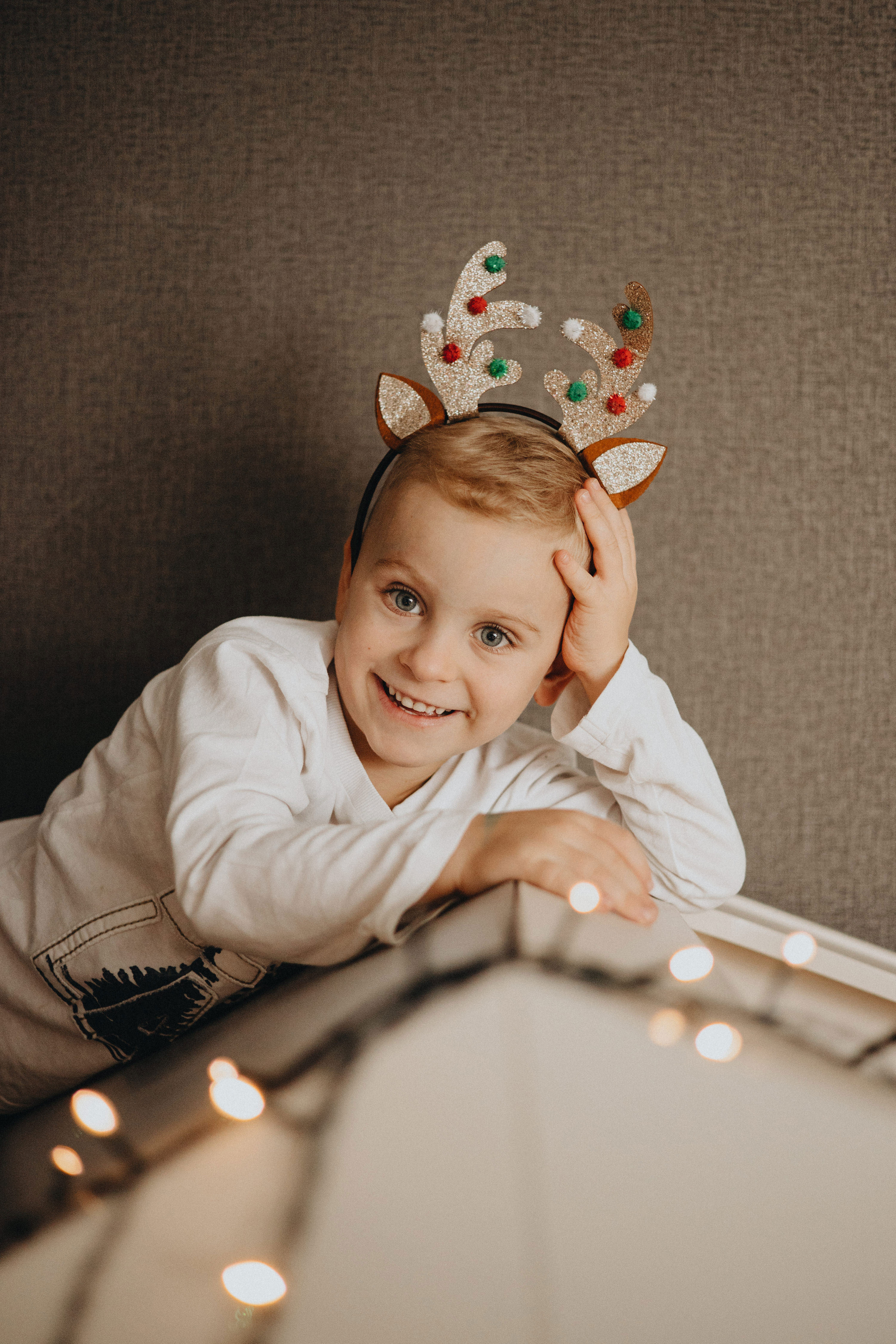 Family Christmas Photography in Portland, Seattle, Bend & Oregon Coast | Holiday Home Photoshoots | Georgy Shishkin. Capturing Love in the Heart of the Pacific Northwes