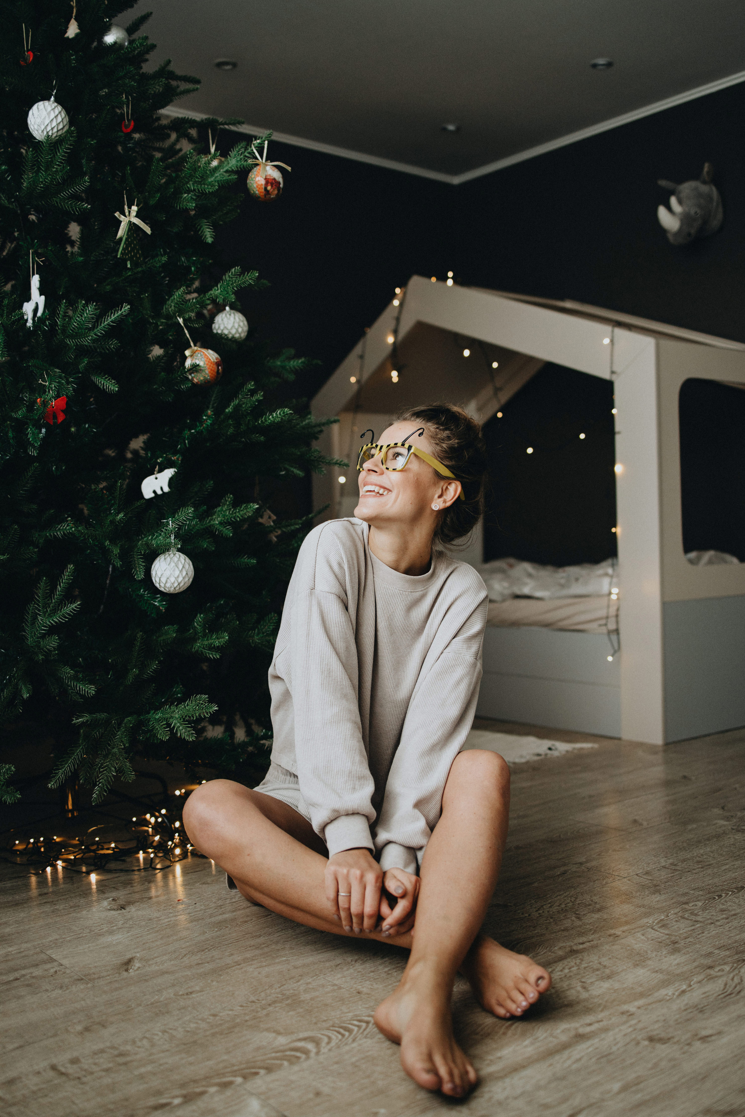 Family Christmas Photography in Portland, Seattle, Bend & Oregon Coast | Holiday Home Photoshoots | Georgy Shishkin. Capturing Love in the Heart of the Pacific Northwes