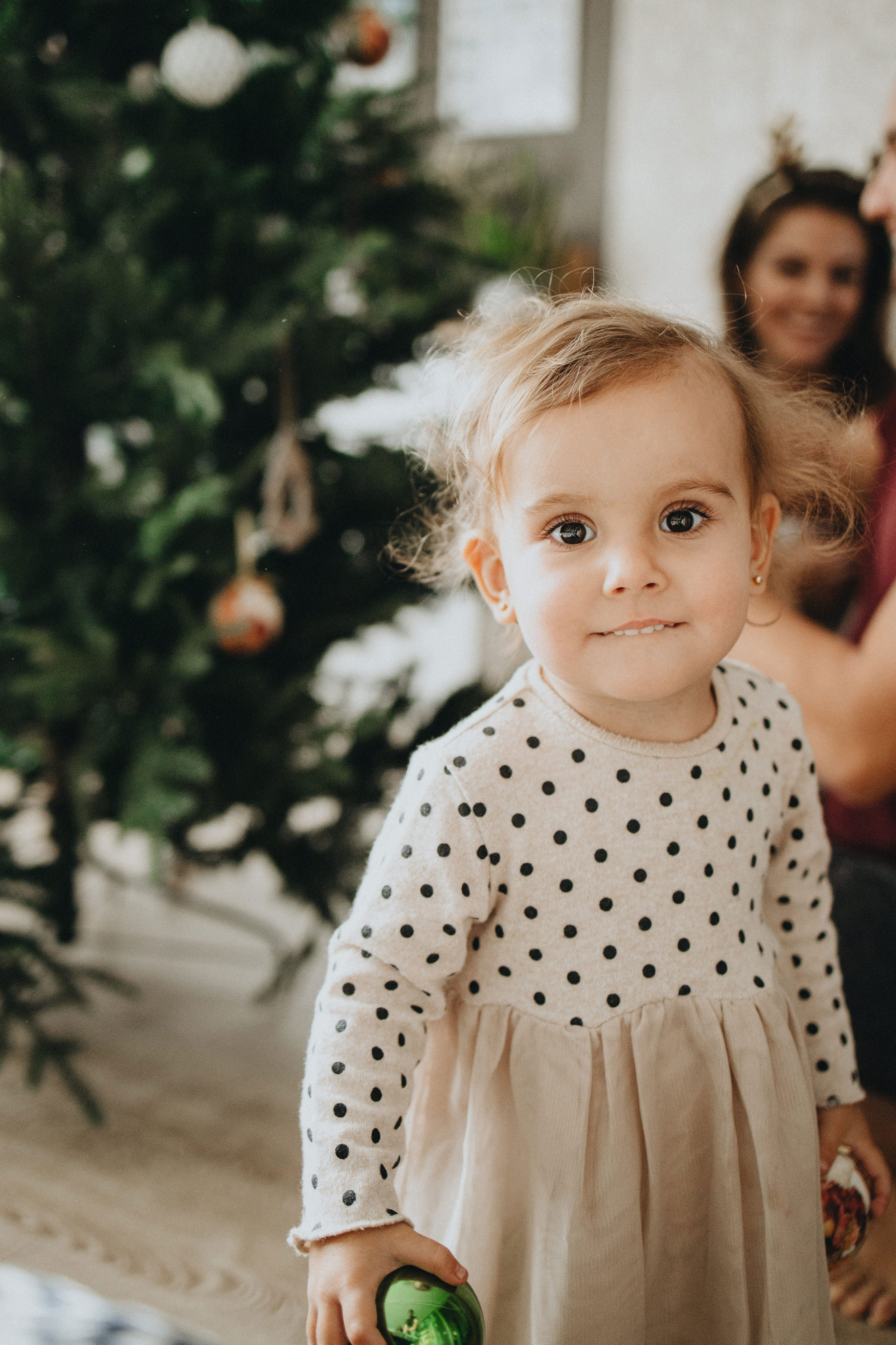 Family Christmas Photography in Portland, Seattle, Bend & Oregon Coast | Holiday Home Photoshoots | Georgy Shishkin. Capturing Love in the Heart of the Pacific Northwes