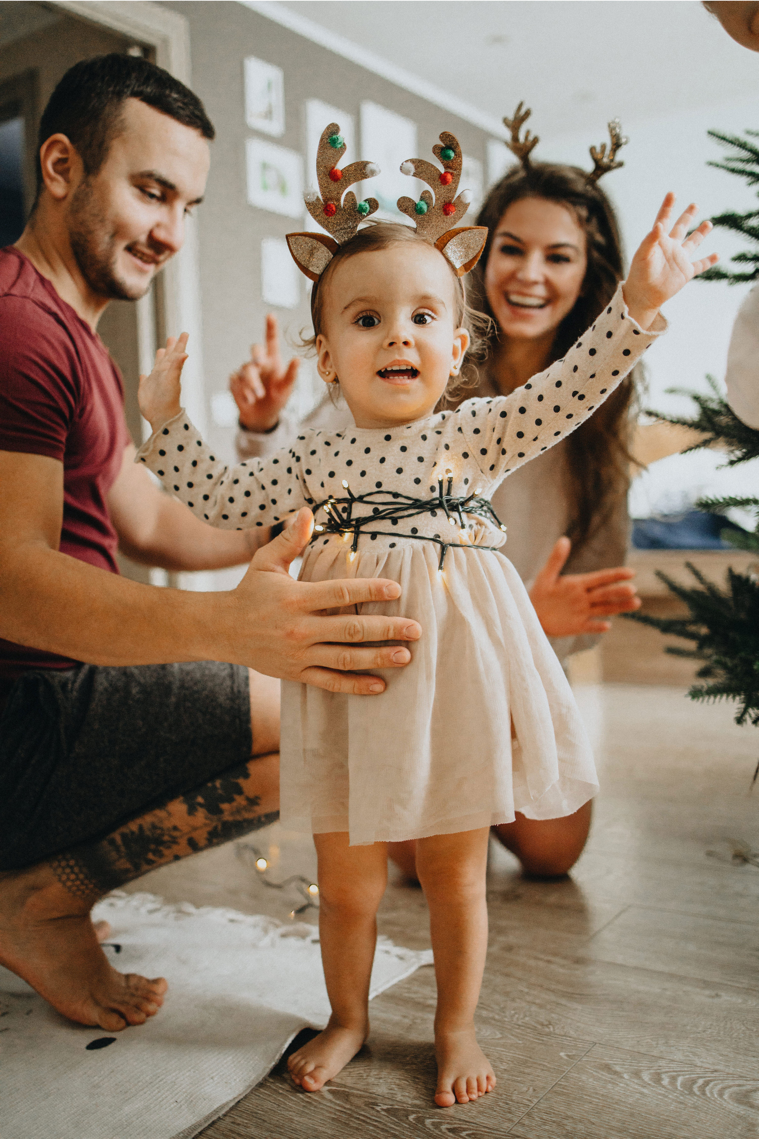 Family Christmas Photography in Portland, Seattle, Bend & Oregon Coast | Holiday Home Photoshoots | Georgy Shishkin. Capturing Love in the Heart of the Pacific Northwes