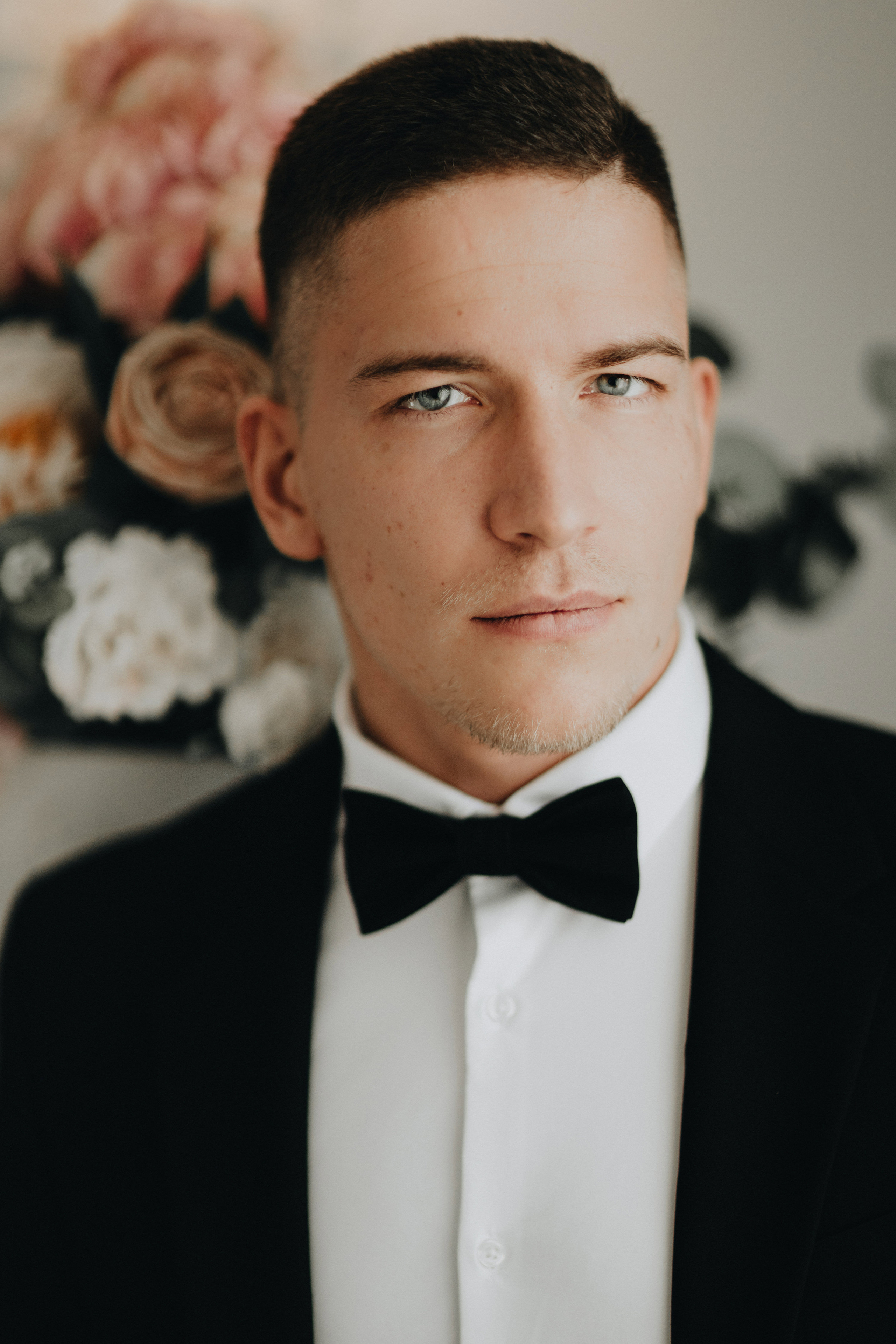 Christmas Wedding Photography in Portland, Seattle, Bend & Oregon Coast | Georgy Shishkin. Capturing Love in the Heart of the Pacific Northwes