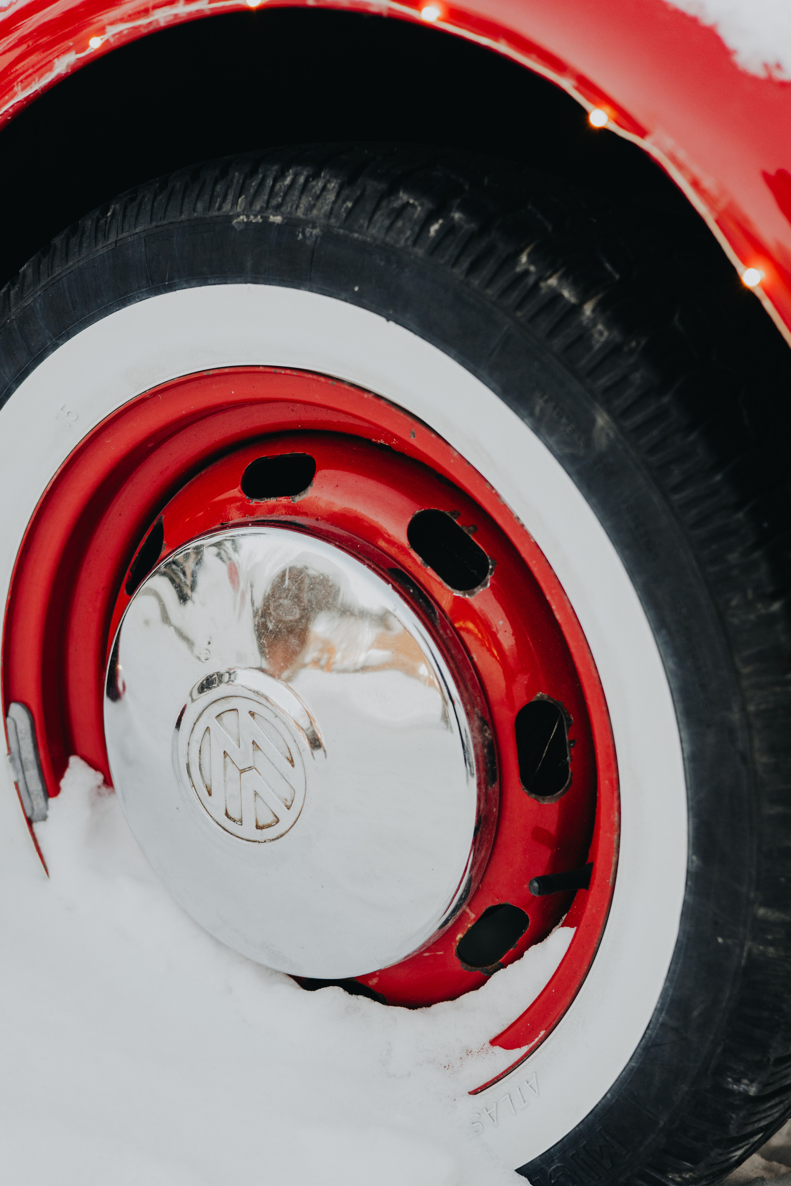 Christmas Wedding Photography in Portland, Seattle, Bend & Oregon Coast | Georgy Shishkin. Capturing Love in the Heart of the Pacific Northwes