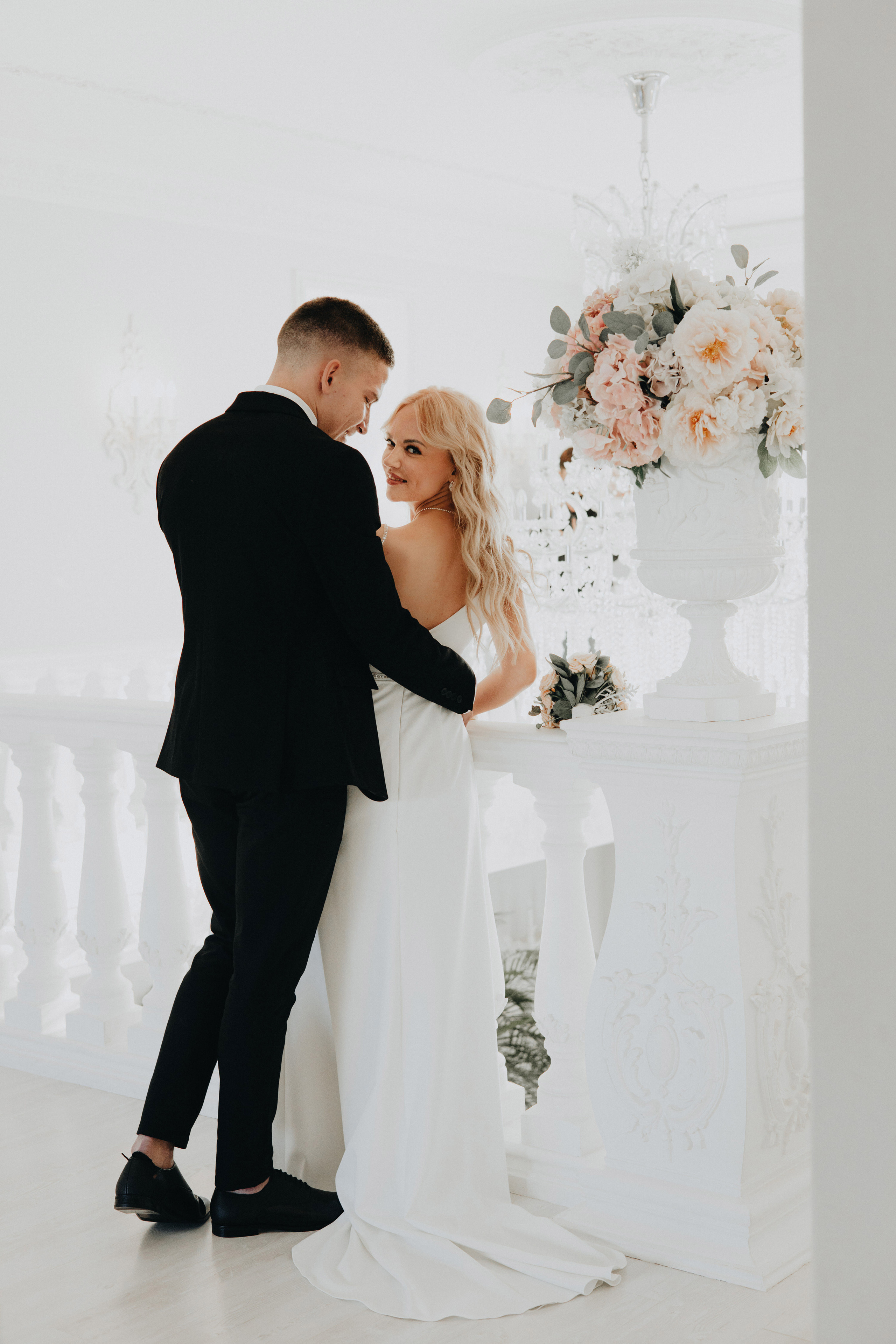 Christmas Wedding Photography in Portland, Seattle, Bend & Oregon Coast | Georgy Shishkin. Capturing Love in the Heart of the Pacific Northwes