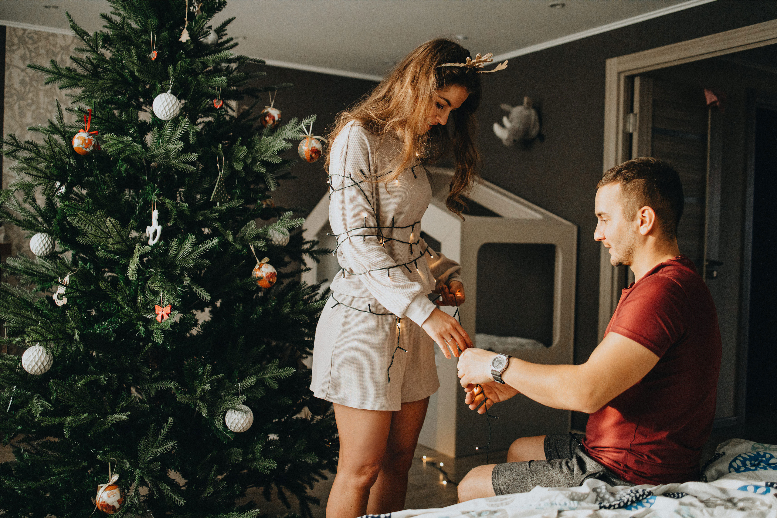 Family Christmas Photography in Portland, Seattle, Bend & Oregon Coast | Holiday Home Photoshoots | Georgy Shishkin. Capturing Love in the Heart of the Pacific Northwes
