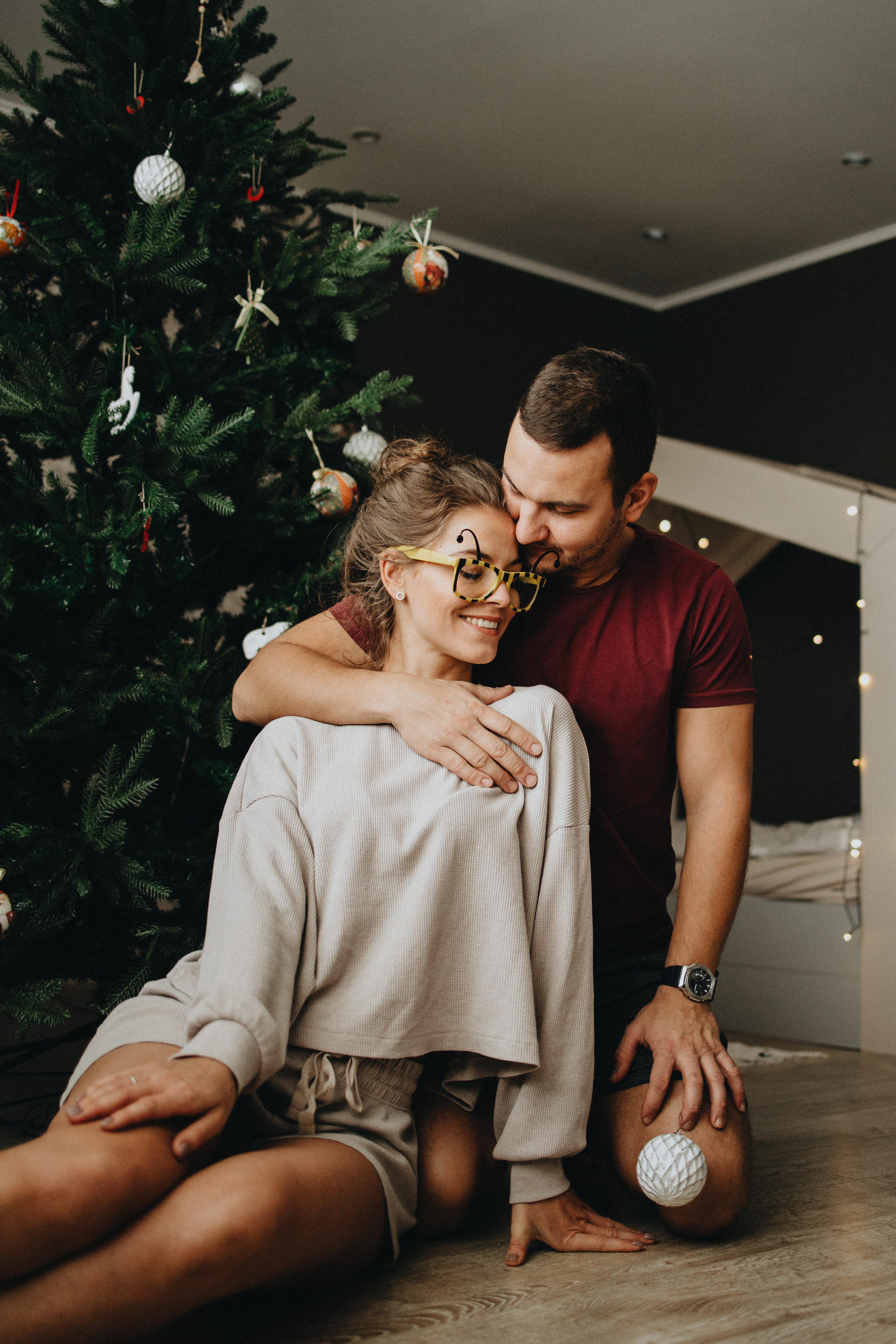 Family Christmas Photography in Portland, Seattle, Bend & Oregon Coast | Holiday Home Photoshoots | Georgy Shishkin. Capturing Love in the Heart of the Pacific Northwes
