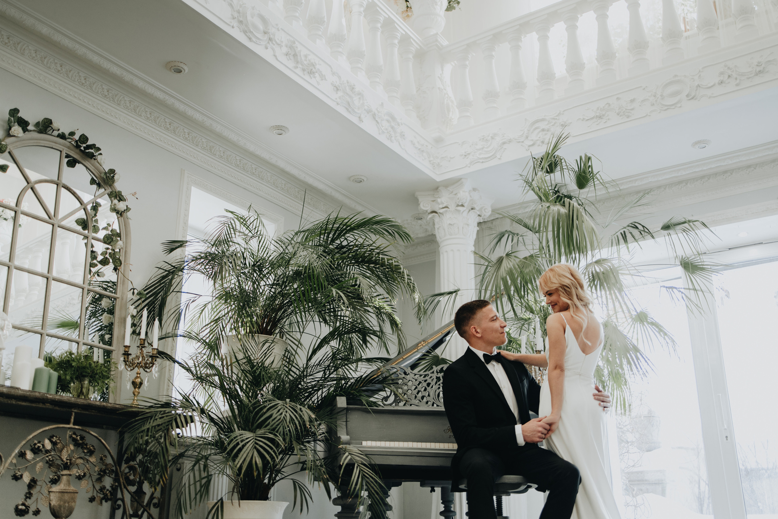 Christmas Wedding Photography in Portland, Seattle, Bend & Oregon Coast | Georgy Shishkin. Capturing Love in the Heart of the Pacific Northwes