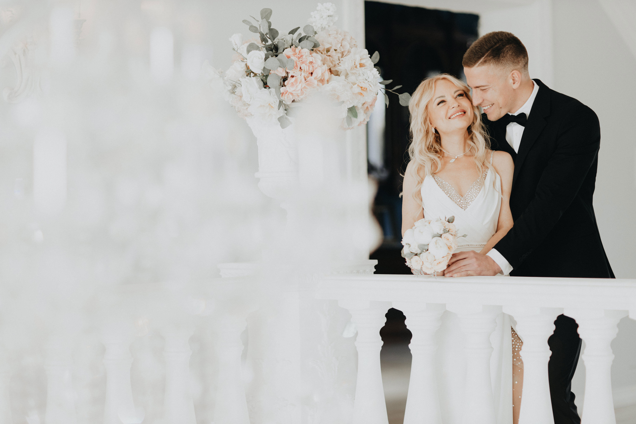 Christmas Wedding Photography in Portland, Seattle, Bend & Oregon Coast | Georgy Shishkin. Capturing Love in the Heart of the Pacific Northwes