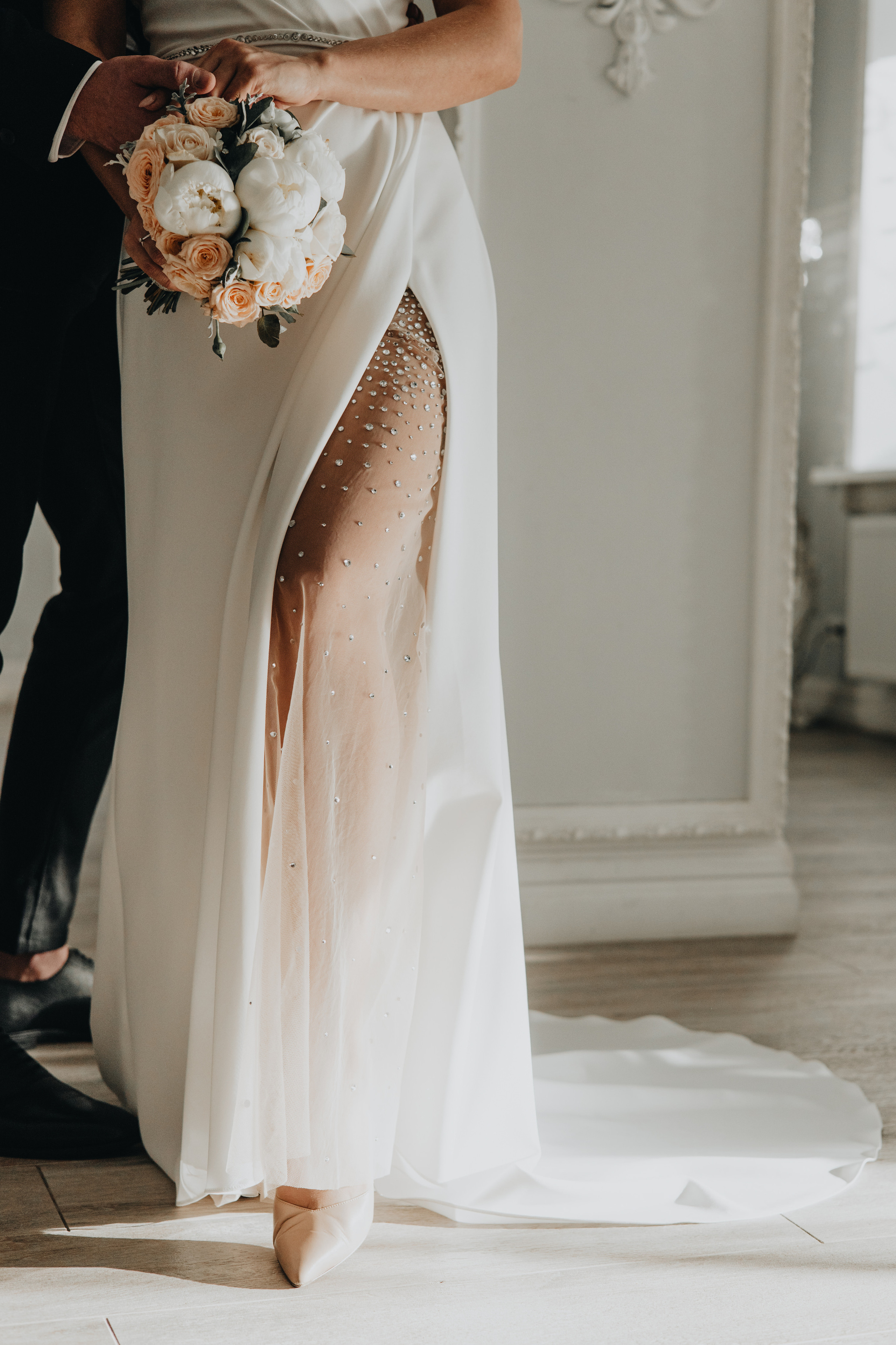 Christmas Wedding Photography in Portland, Seattle, Bend & Oregon Coast | Georgy Shishkin. Capturing Love in the Heart of the Pacific Northwes