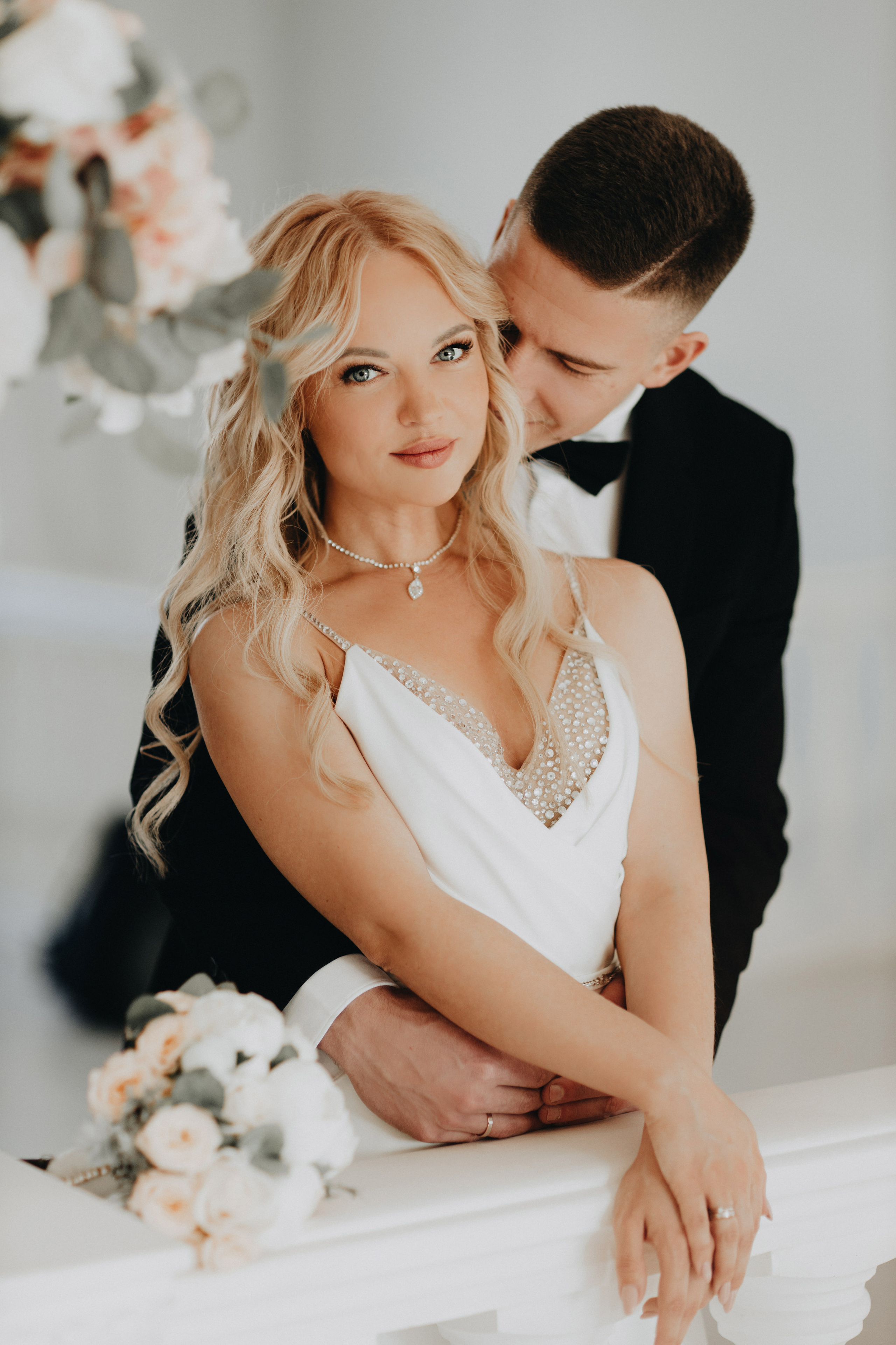 Christmas Wedding Photography in Portland, Seattle, Bend & Oregon Coast | Georgy Shishkin. Capturing Love in the Heart of the Pacific Northwes