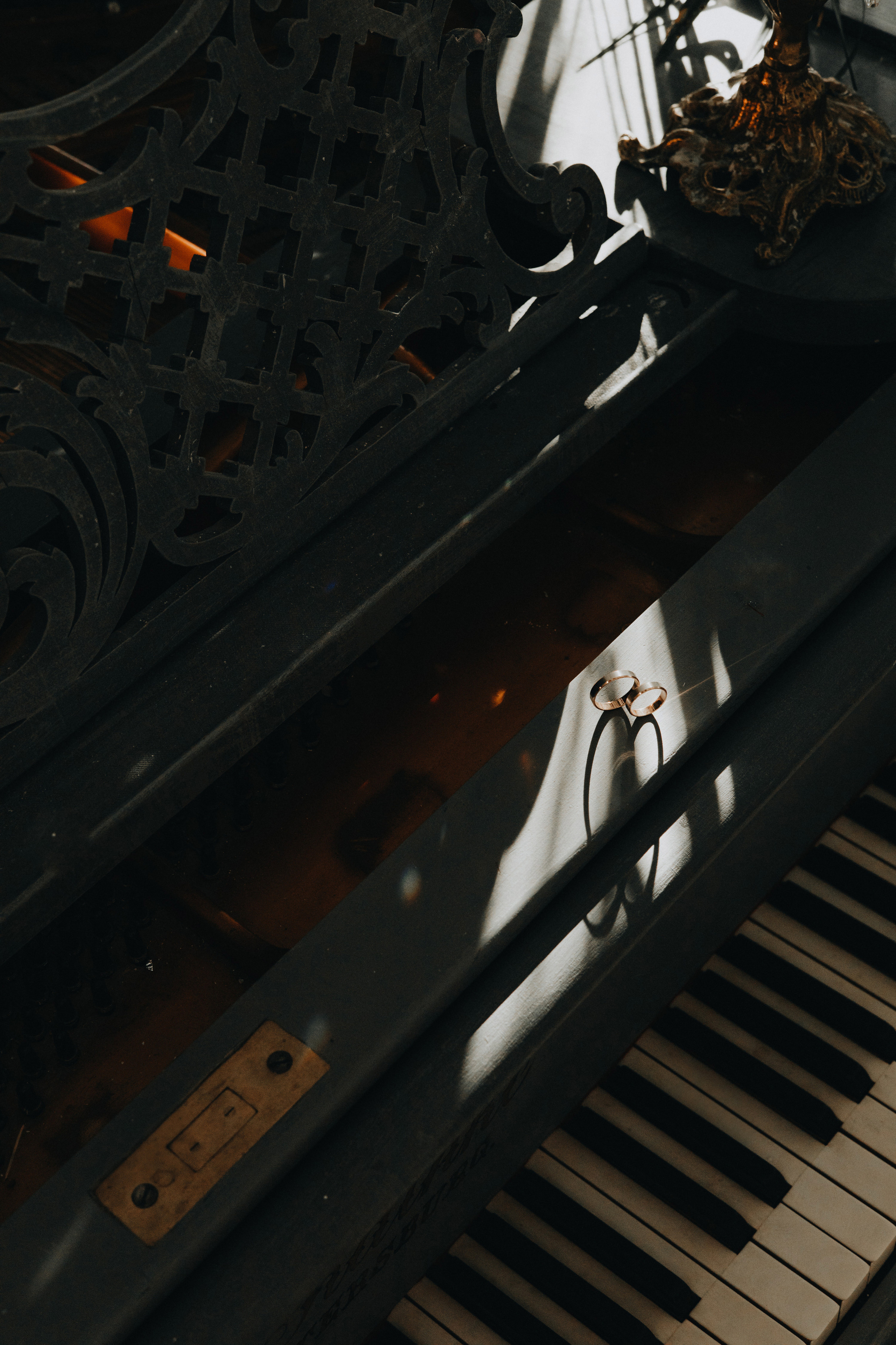 Christmas Wedding Photography in Portland, Seattle, Bend & Oregon Coast | Georgy Shishkin. Capturing Love in the Heart of the Pacific Northwes