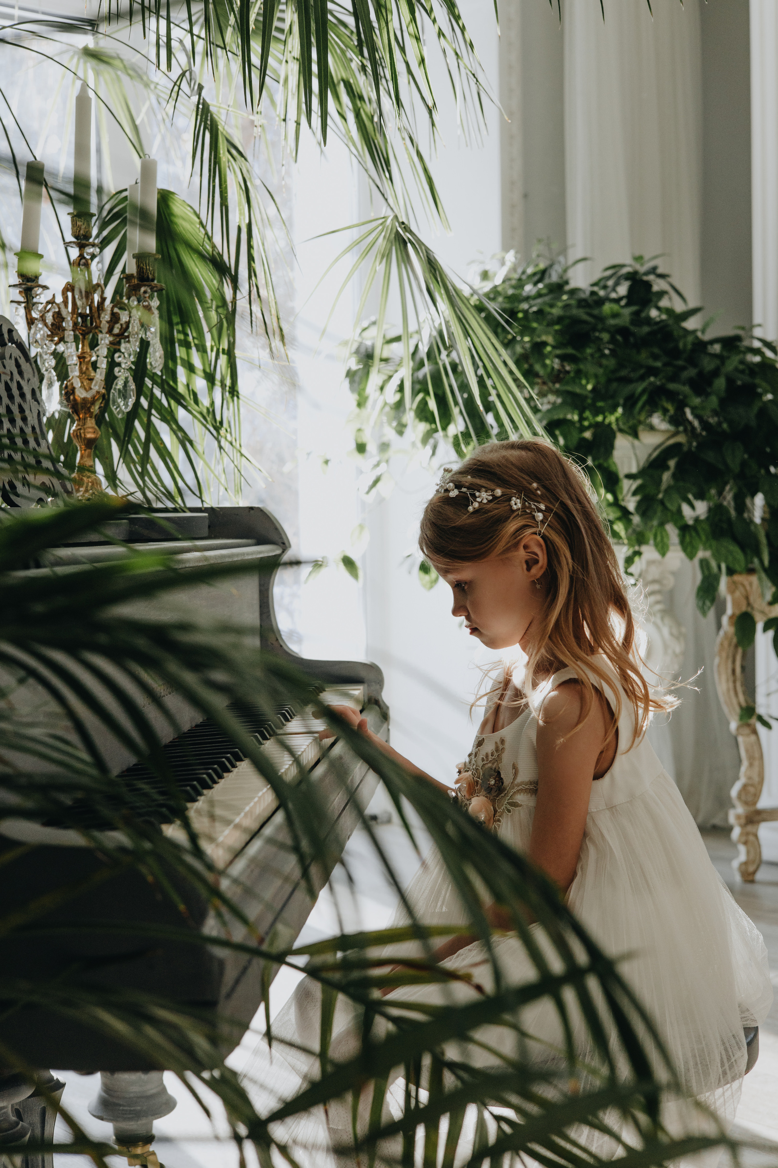 Christmas Wedding Photography in Portland, Seattle, Bend & Oregon Coast | Georgy Shishkin. Capturing Love in the Heart of the Pacific Northwes