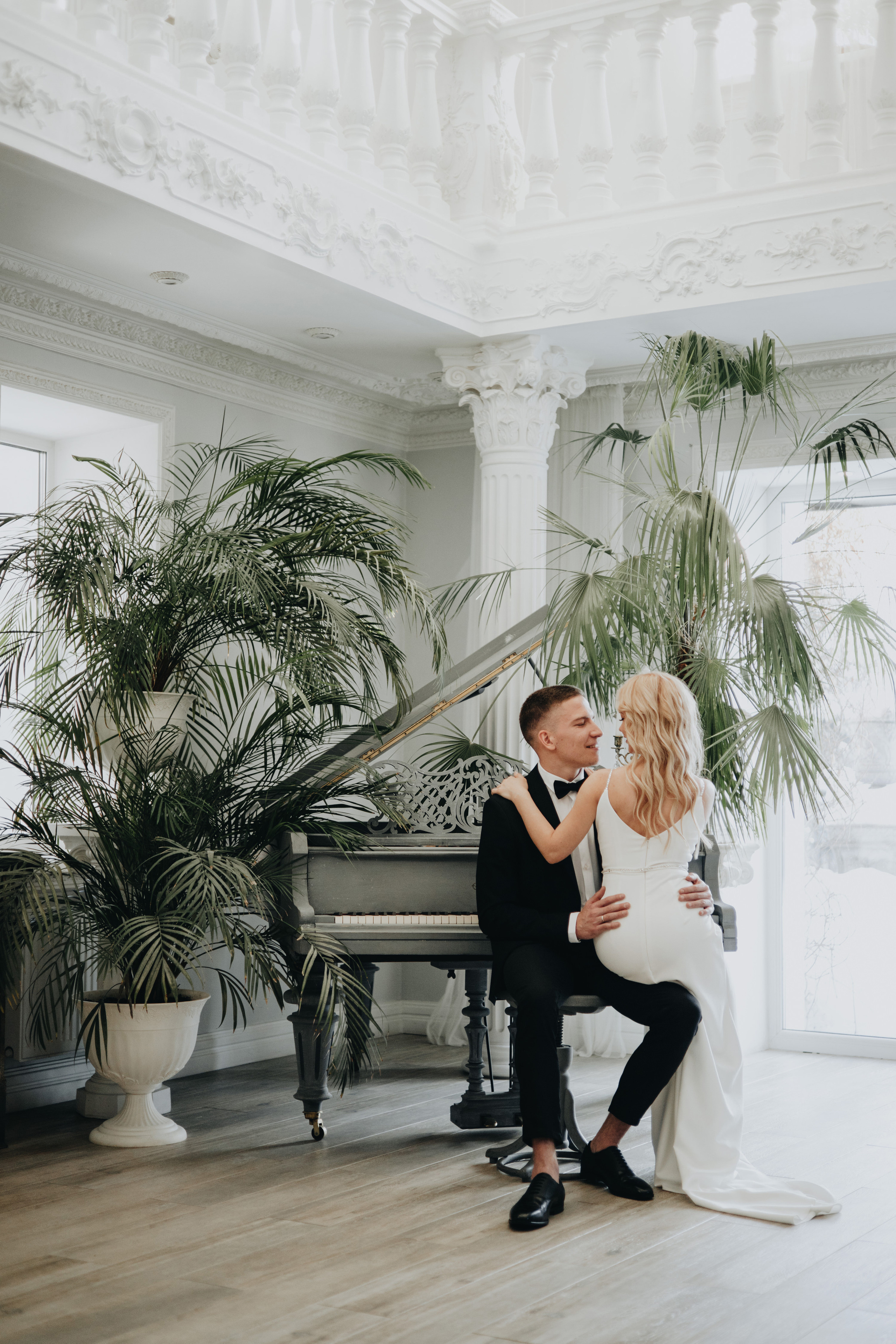 Christmas Wedding Photography in Portland, Seattle, Bend & Oregon Coast | Georgy Shishkin. Capturing Love in the Heart of the Pacific Northwes