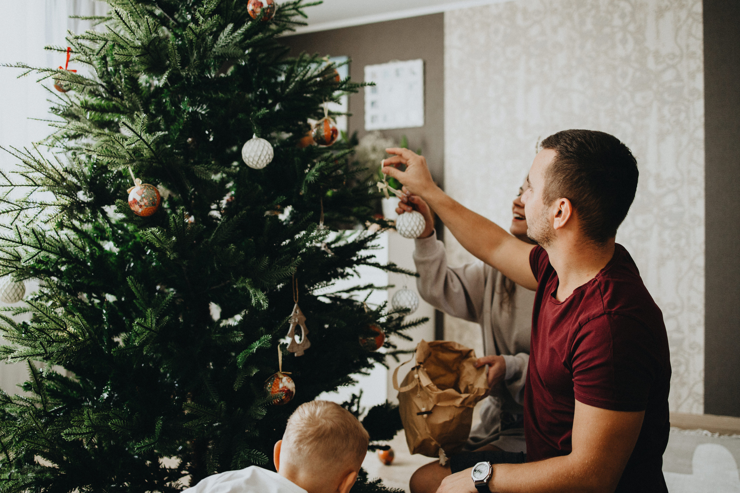Family Christmas Photography in Portland, Seattle, Bend & Oregon Coast | Holiday Home Photoshoots | Georgy Shishkin. Capturing Love in the Heart of the Pacific Northwes