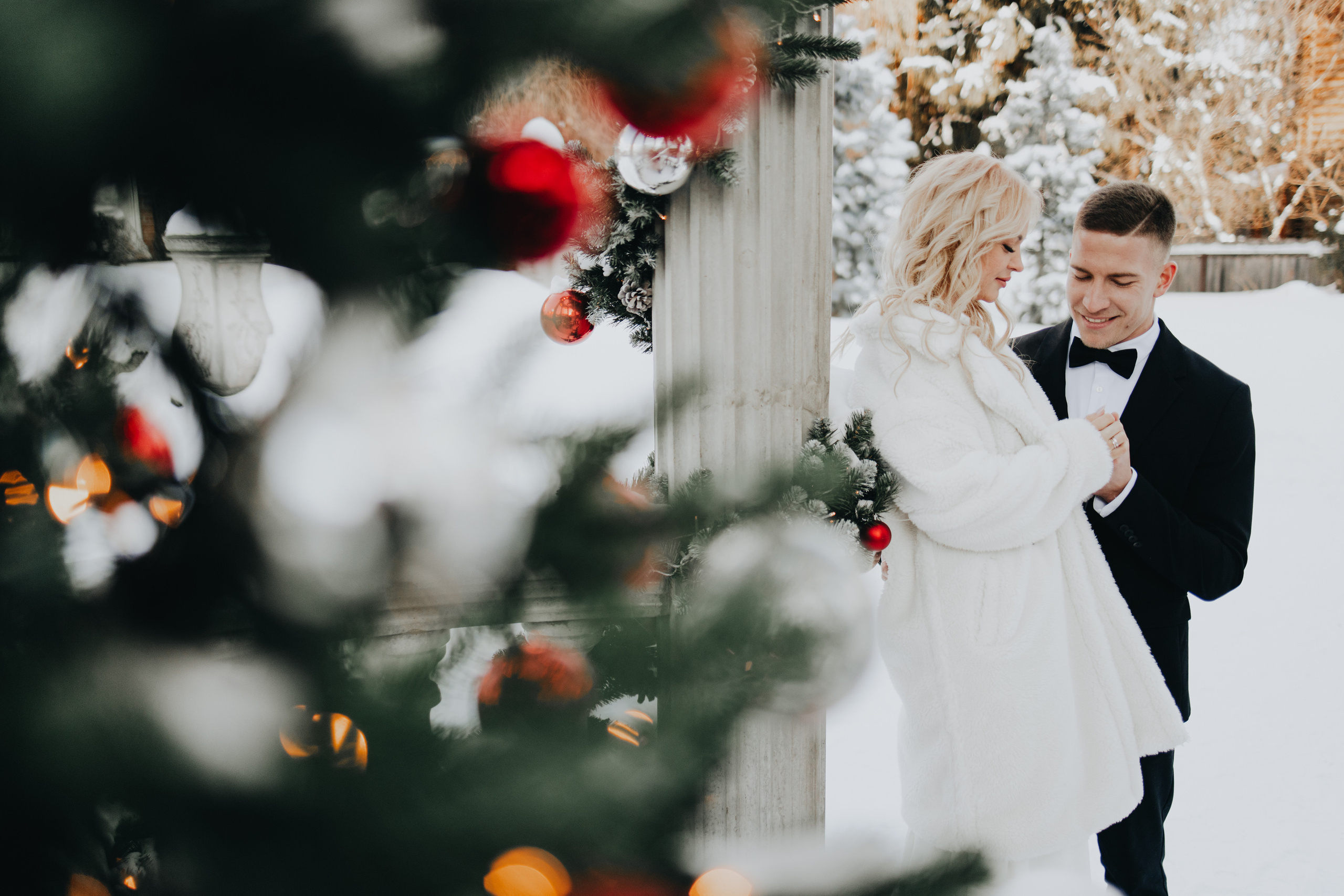 Christmas Wedding Photography in Portland, Seattle, Bend & Oregon Coast | Georgy Shishkin. Capturing Love in the Heart of the Pacific Northwes
