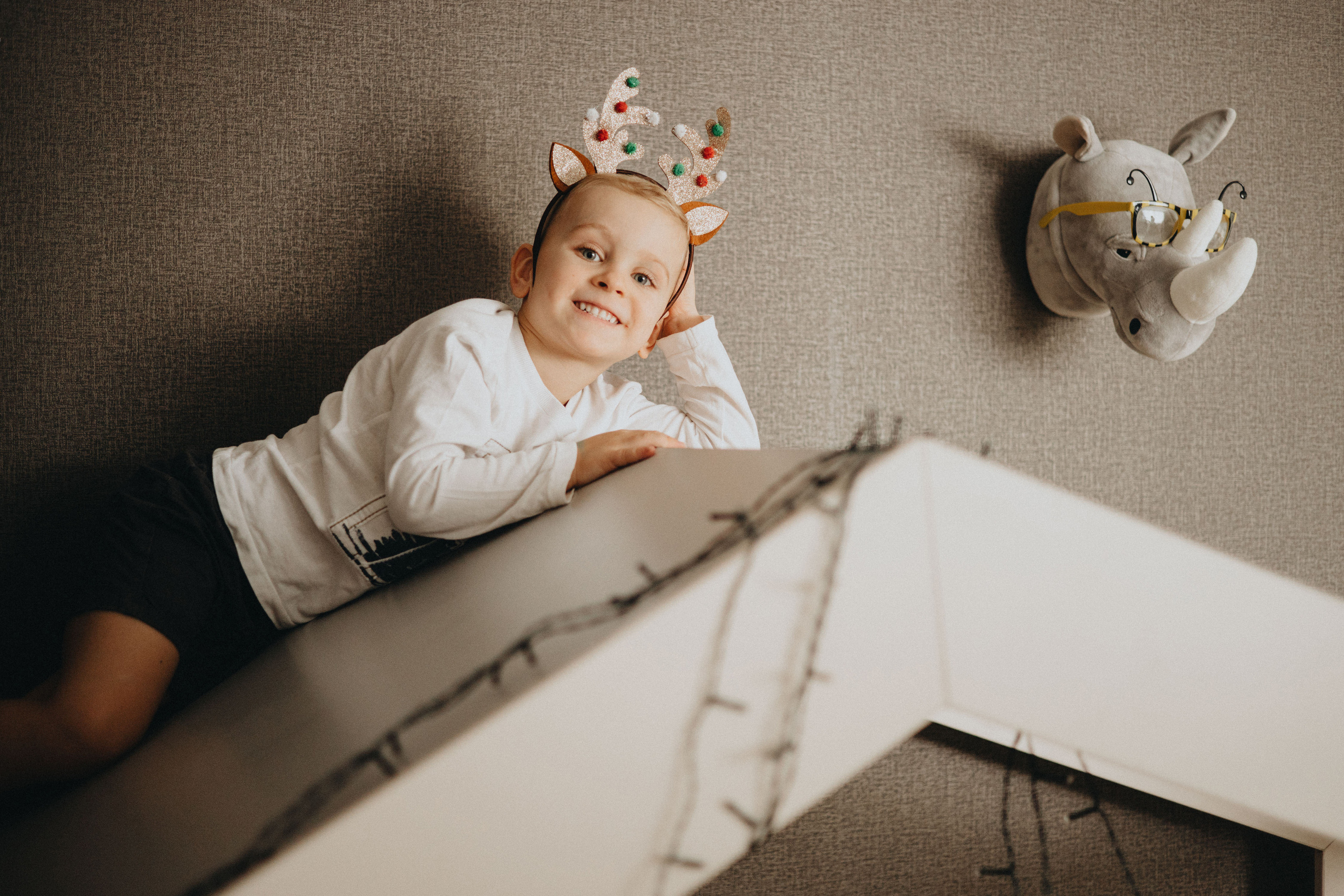 Family Christmas Photography in Portland, Seattle, Bend & Oregon Coast | Holiday Home Photoshoots | Georgy Shishkin. Capturing Love in the Heart of the Pacific Northwes