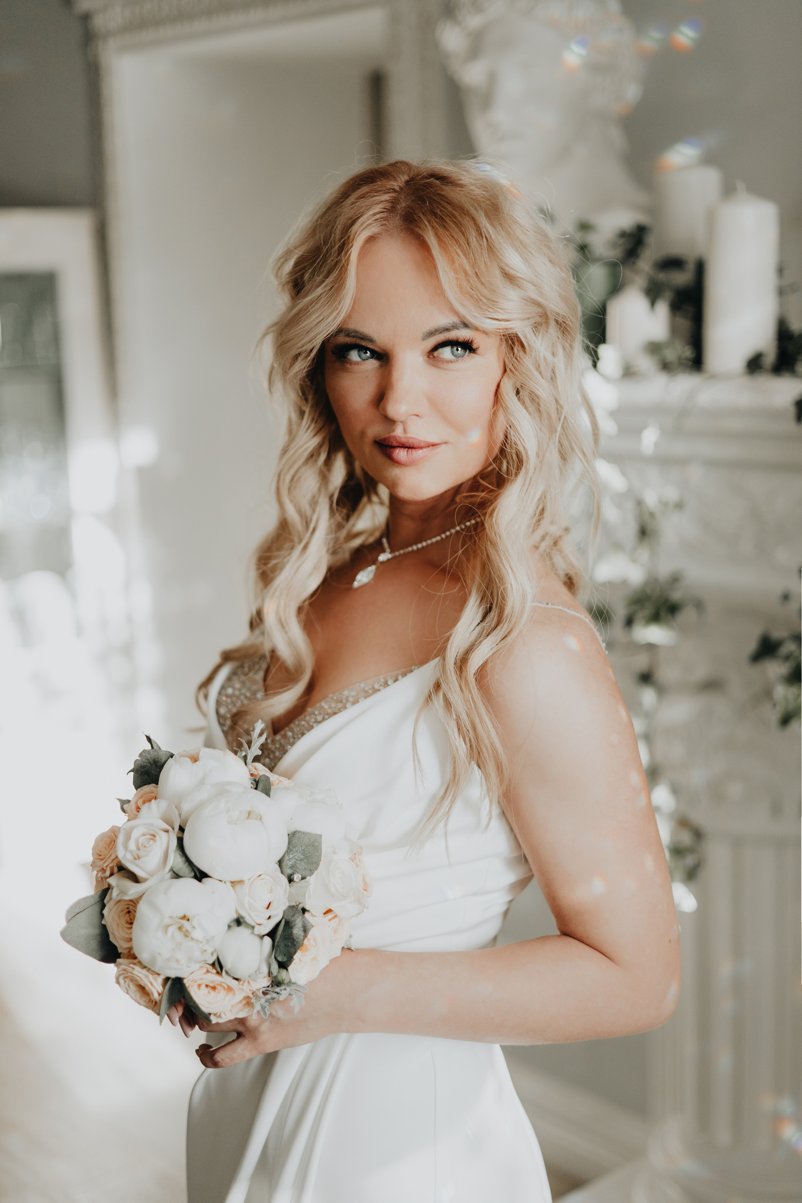 Christmas Wedding Photography in Portland, Seattle, Bend & Oregon Coast | Georgy Shishkin. Capturing Love in the Heart of the Pacific Northwes