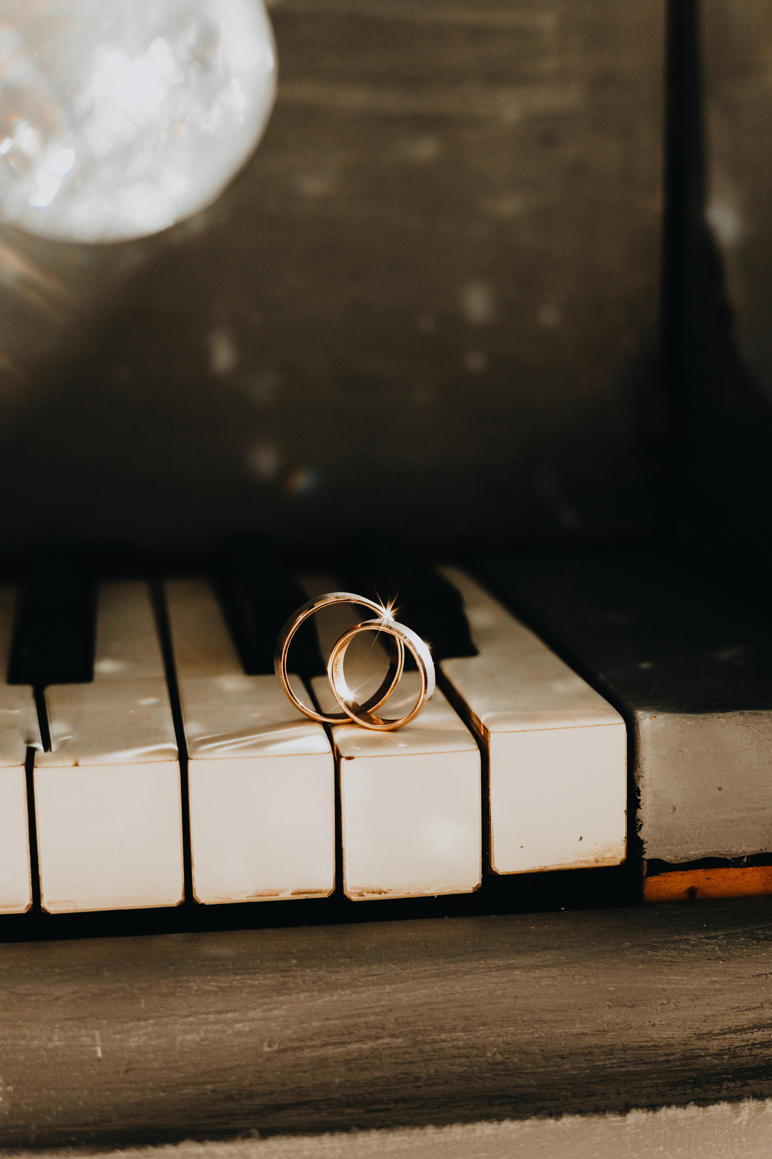 Christmas Wedding Photography in Portland, Seattle, Bend & Oregon Coast | Georgy Shishkin. Capturing Love in the Heart of the Pacific Northwes