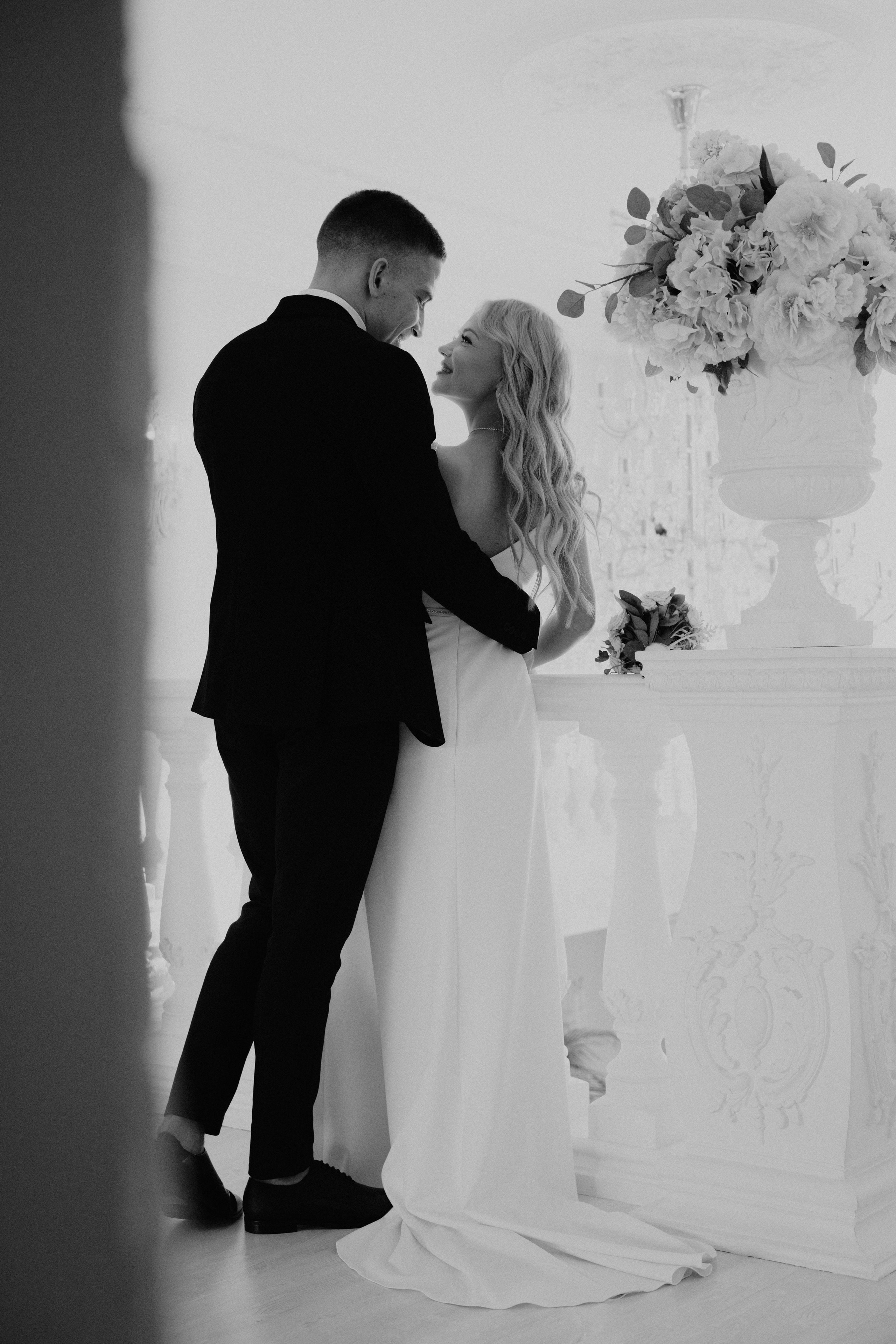 Christmas Wedding Photography in Portland, Seattle, Bend & Oregon Coast | Georgy Shishkin. Capturing Love in the Heart of the Pacific Northwes