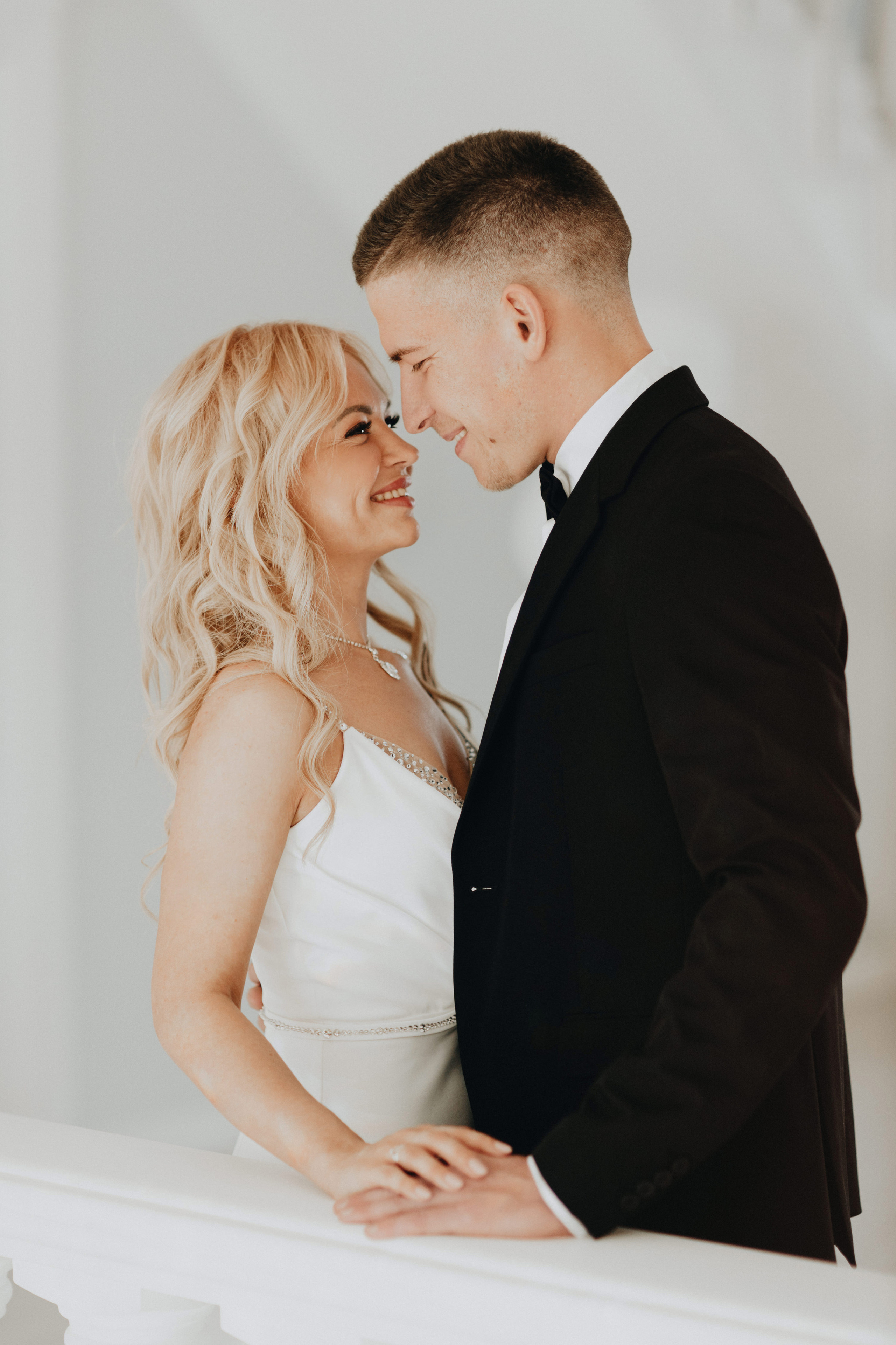 Christmas Wedding Photography in Portland, Seattle, Bend & Oregon Coast | Georgy Shishkin. Capturing Love in the Heart of the Pacific Northwes