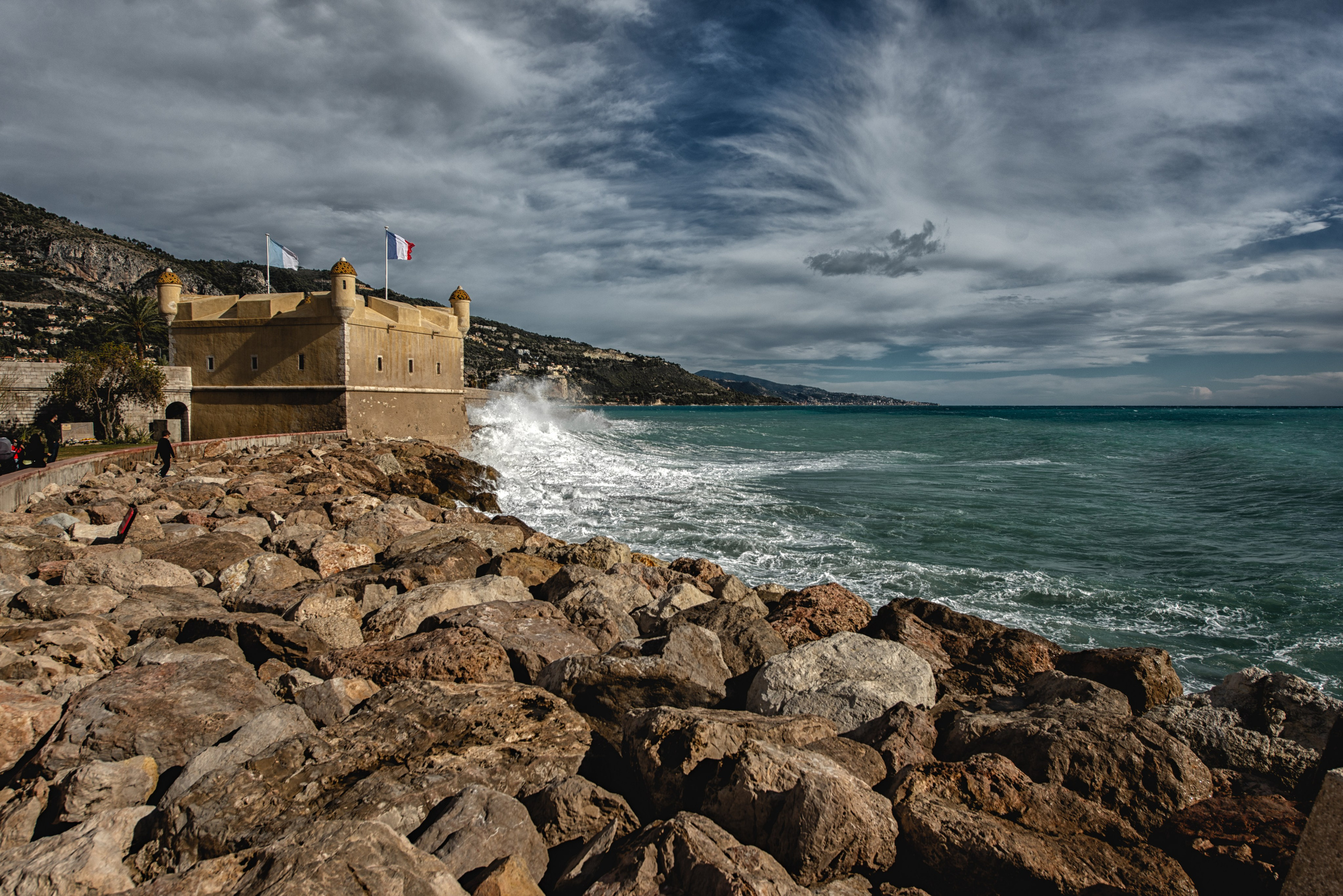 Menton. Photographe sur Cote d’Azur. Portraits de familles, couples, enfants, événements