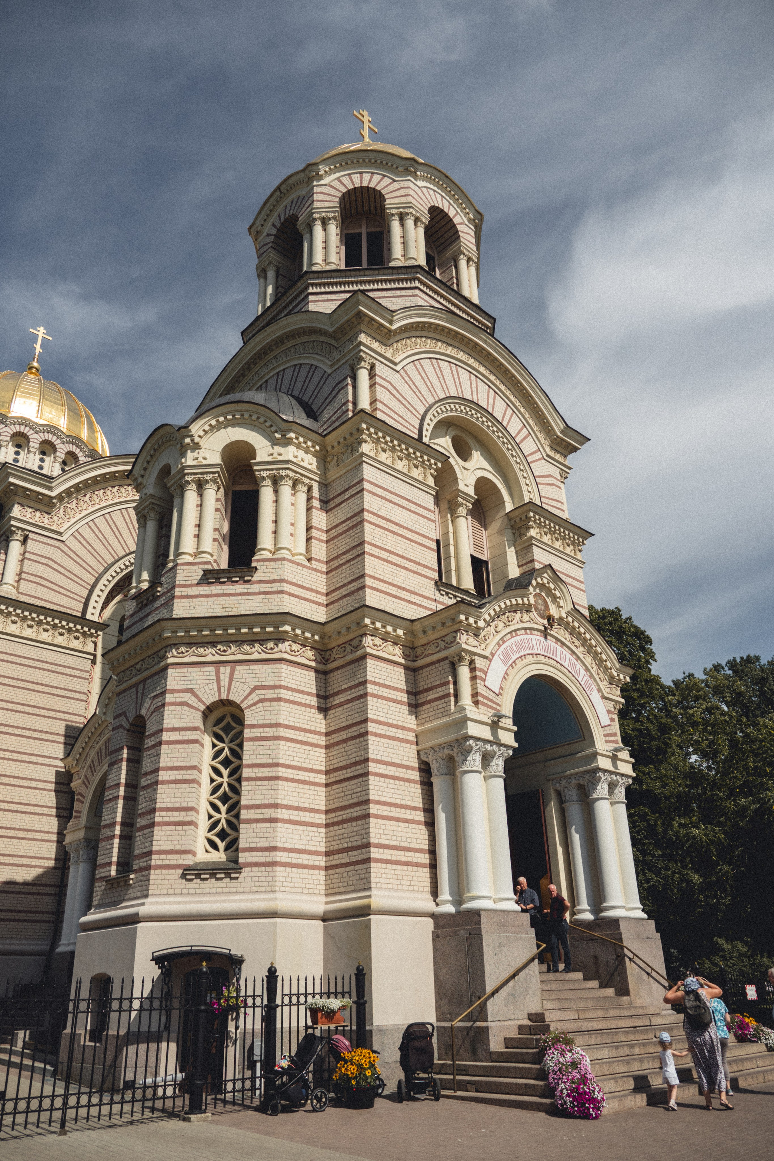 Voyage à Riga. Photographe sur Cote d’Azur. Portraits de familles, couples, enfants, événements