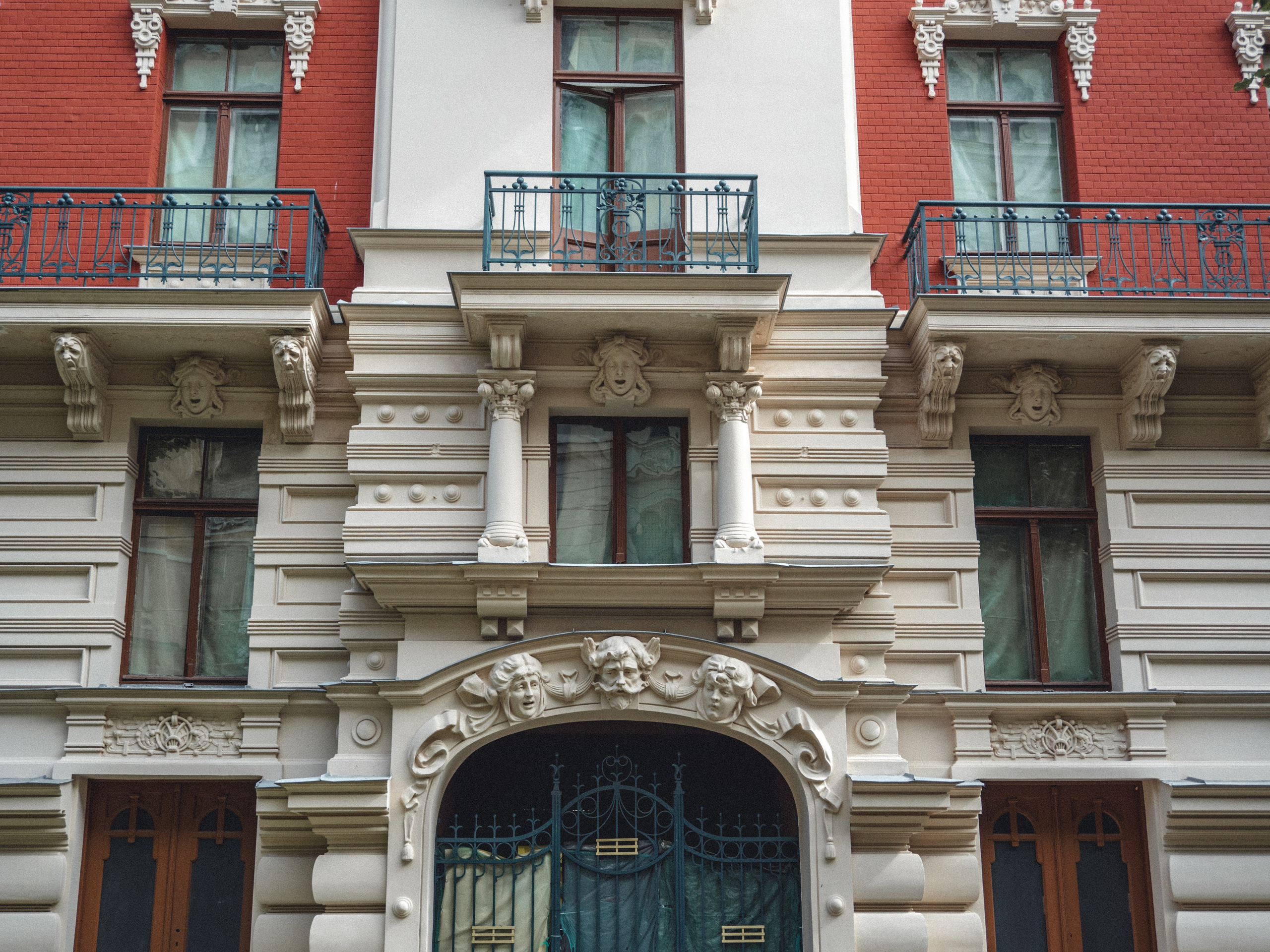 Voyage à Riga. Photographe sur Cote d’Azur. Portraits de familles, couples, enfants, événements