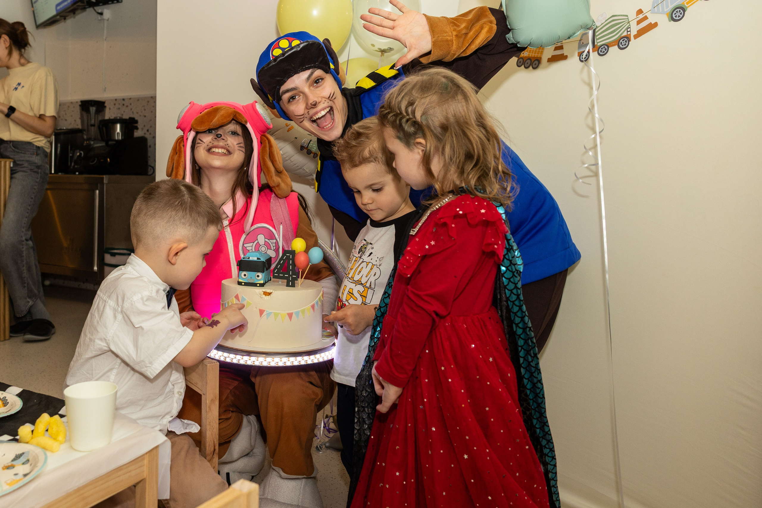 День рождения Артёма 24 января 2026 года. Семейный и детский фотограф в Варшаве Мила Бобровская