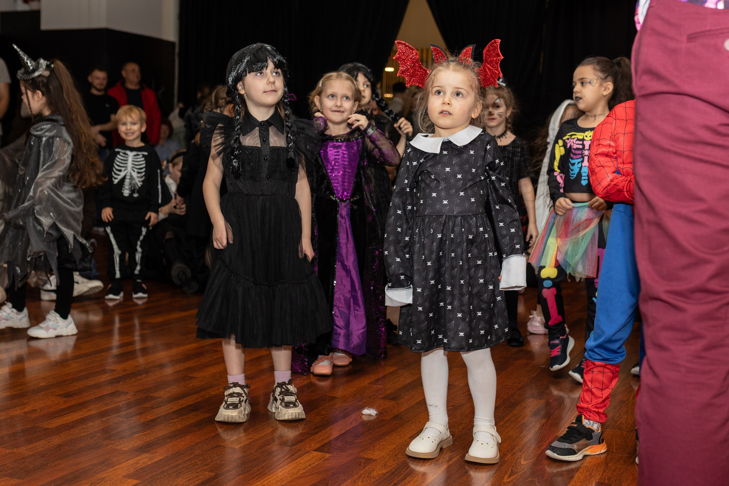 Leo dance studio Helloween 2025. Семейный и детский фотограф в Варшаве Мила Бобровская