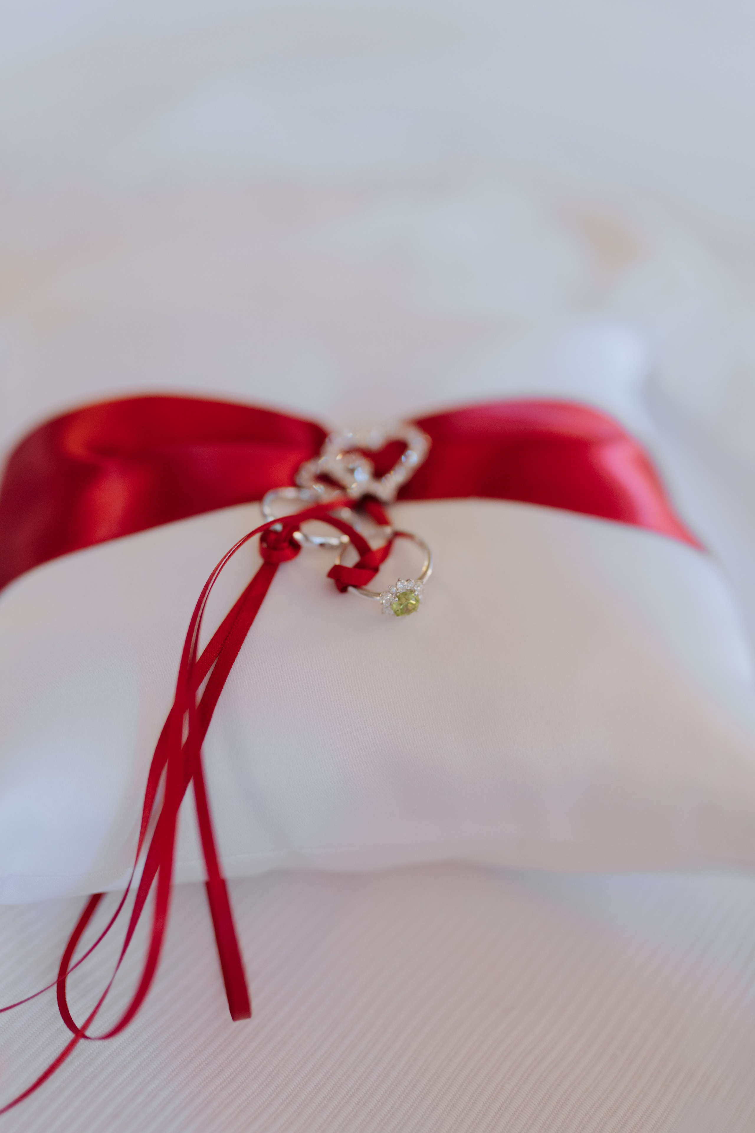 Havie & Isabel — a wedding in Gaudí’s Crypt. DiaFoto Weddings · Premium Destination Wedding Photographer & Videographer in Barcelona