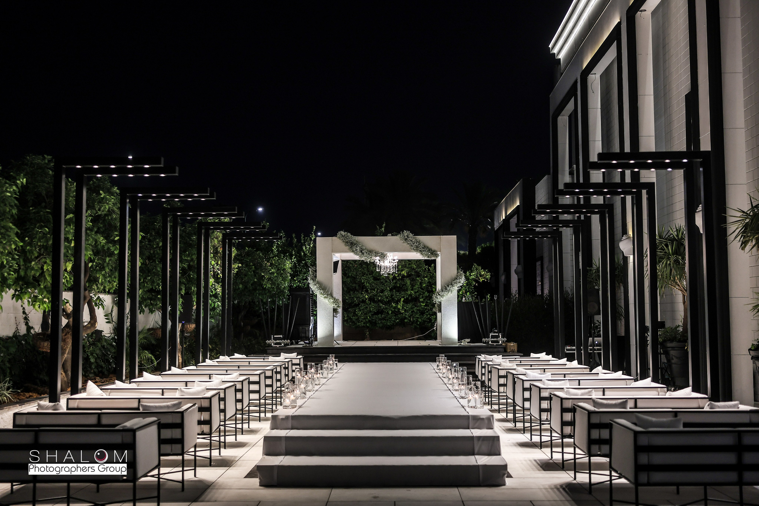 VIA / BASICO. Wedding and events photographers Studio Shalom