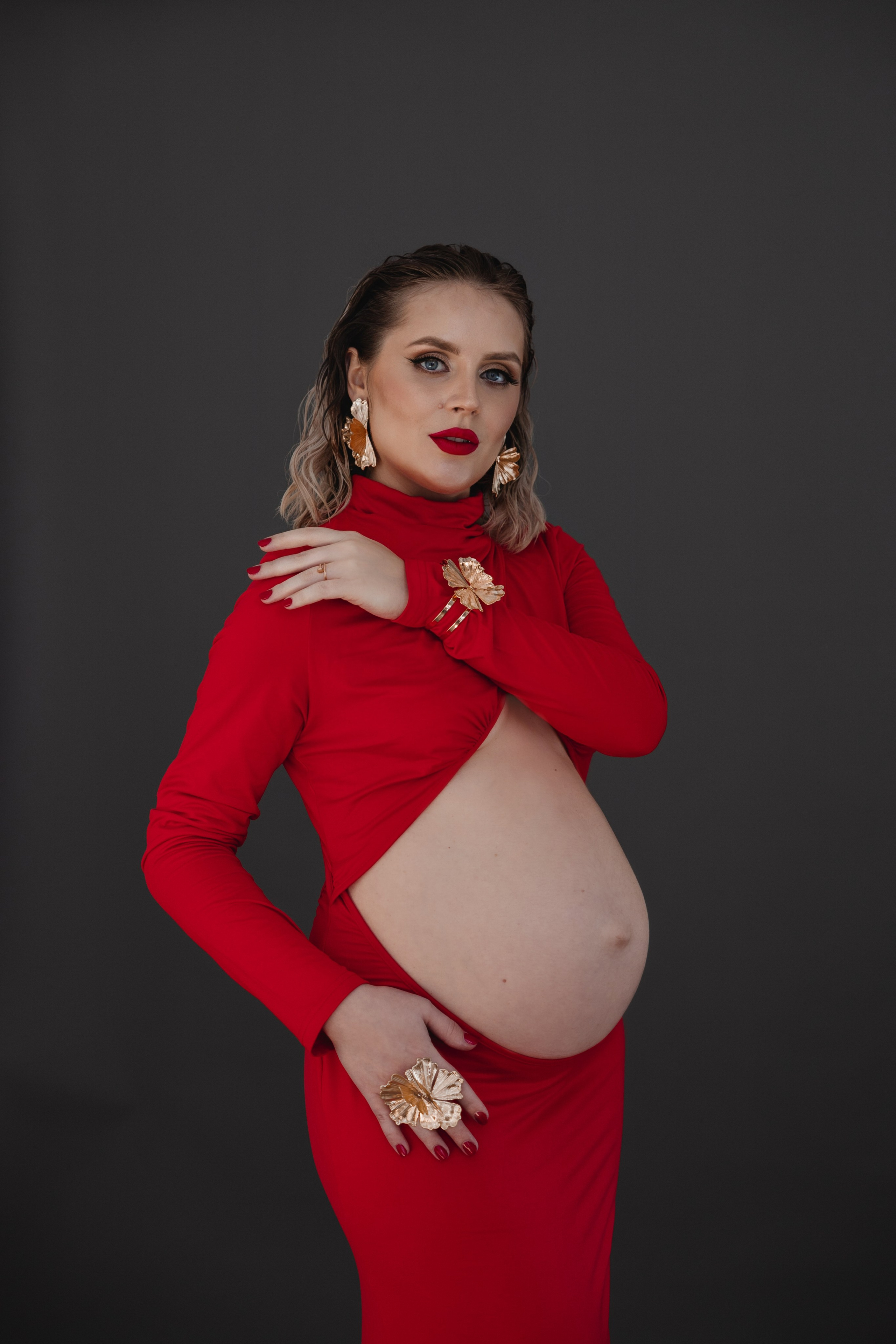 Babybauch Shooting im Fotostudio | Schwangerschaftsfotos in Bochum. Hochzeitsfotografin Bochum | Halyna Reiche Fotografie NRW