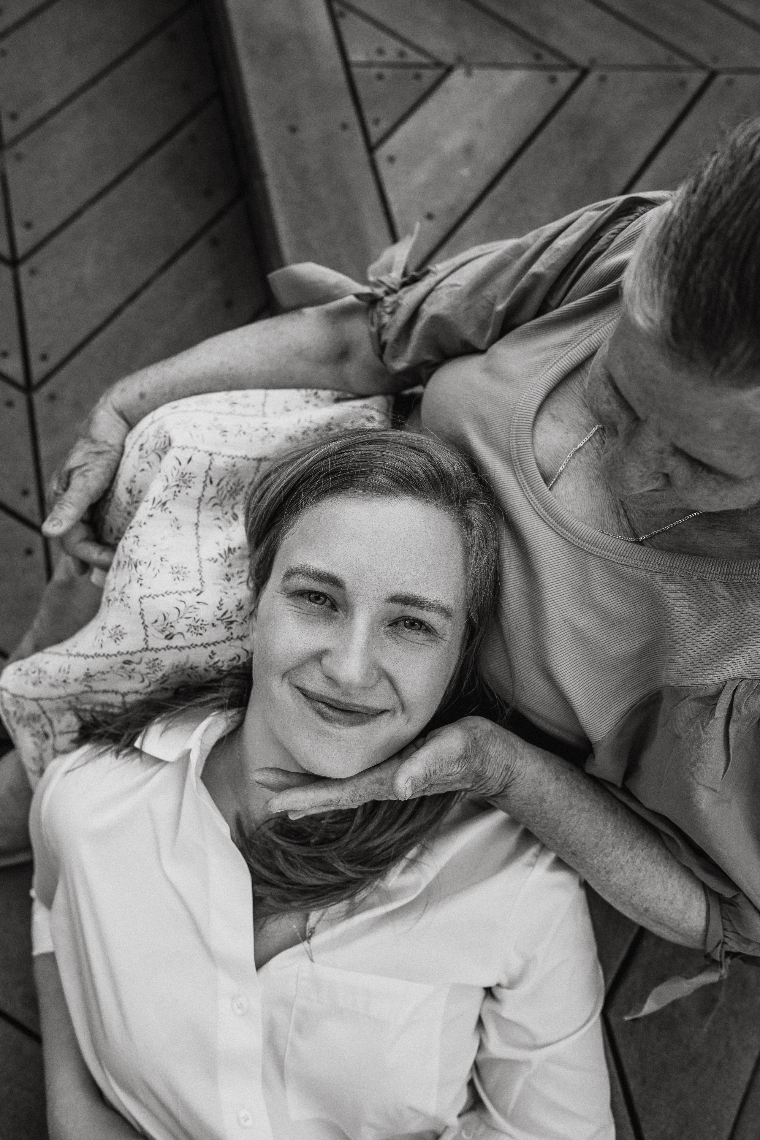 Big happy family. At home. Wedding and family photographer and videographer PA, NJ, NY, DE, MD