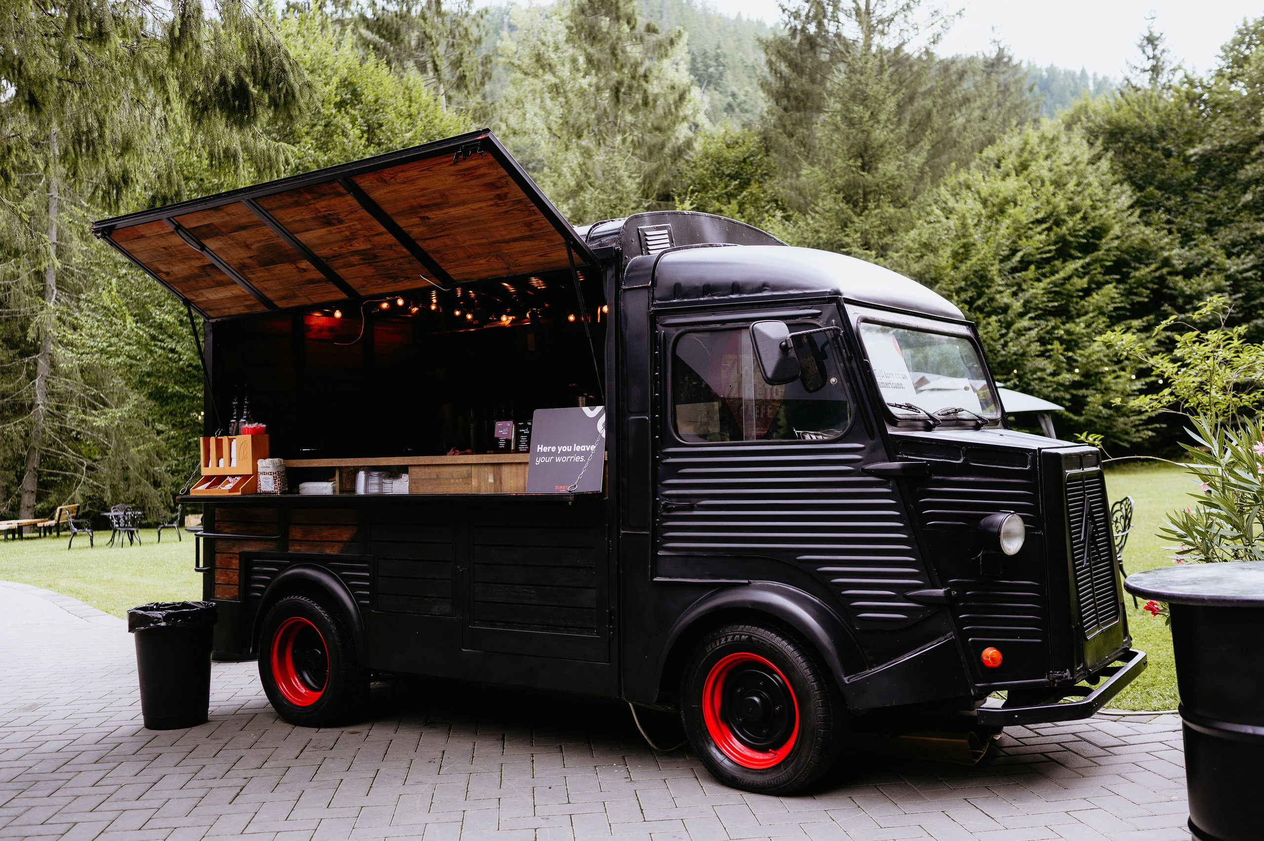 Flavio si Sarona. Valentin Melen — wedding photographer