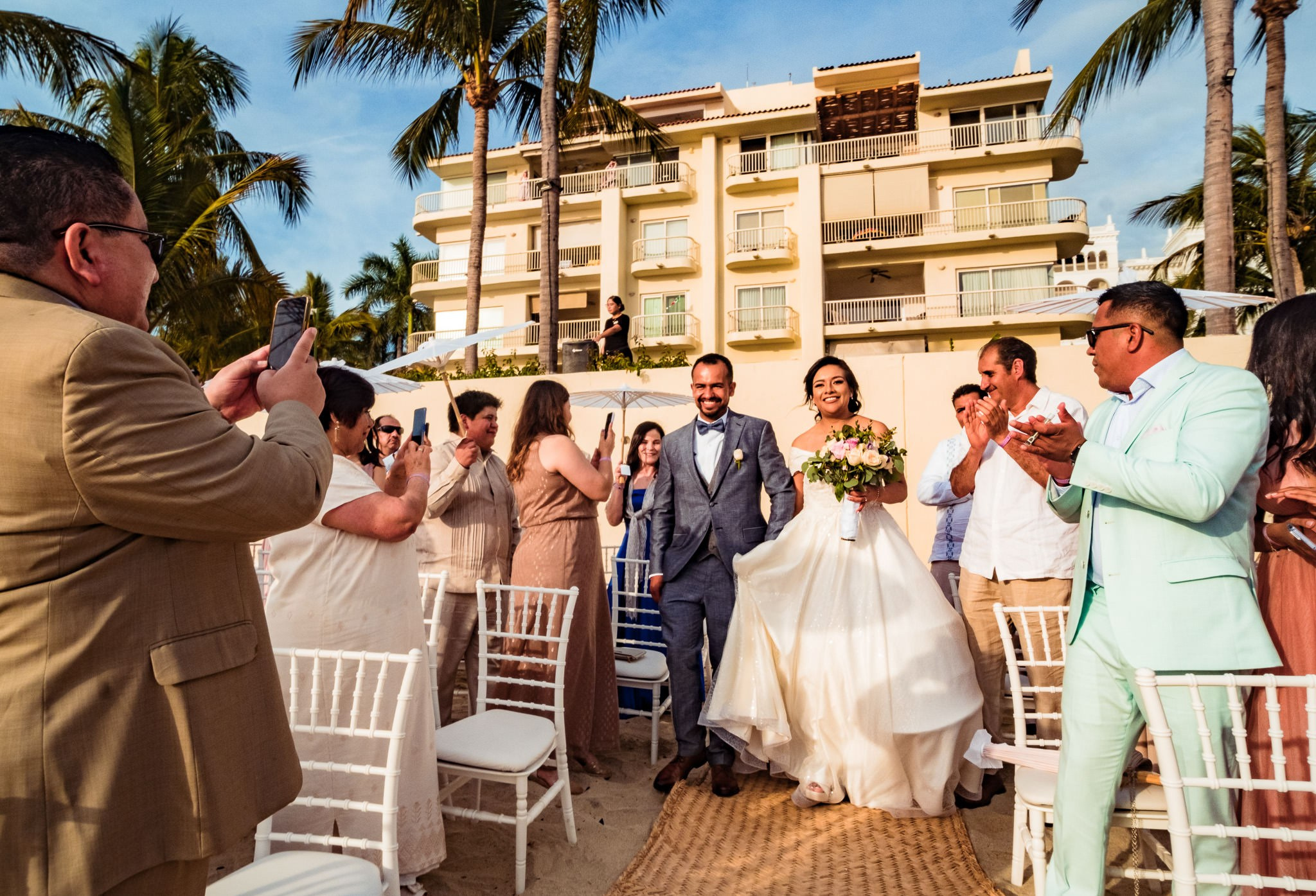 Lupita y Abel / Puerto Vallarta. Wedding and family photographer in Mexico City