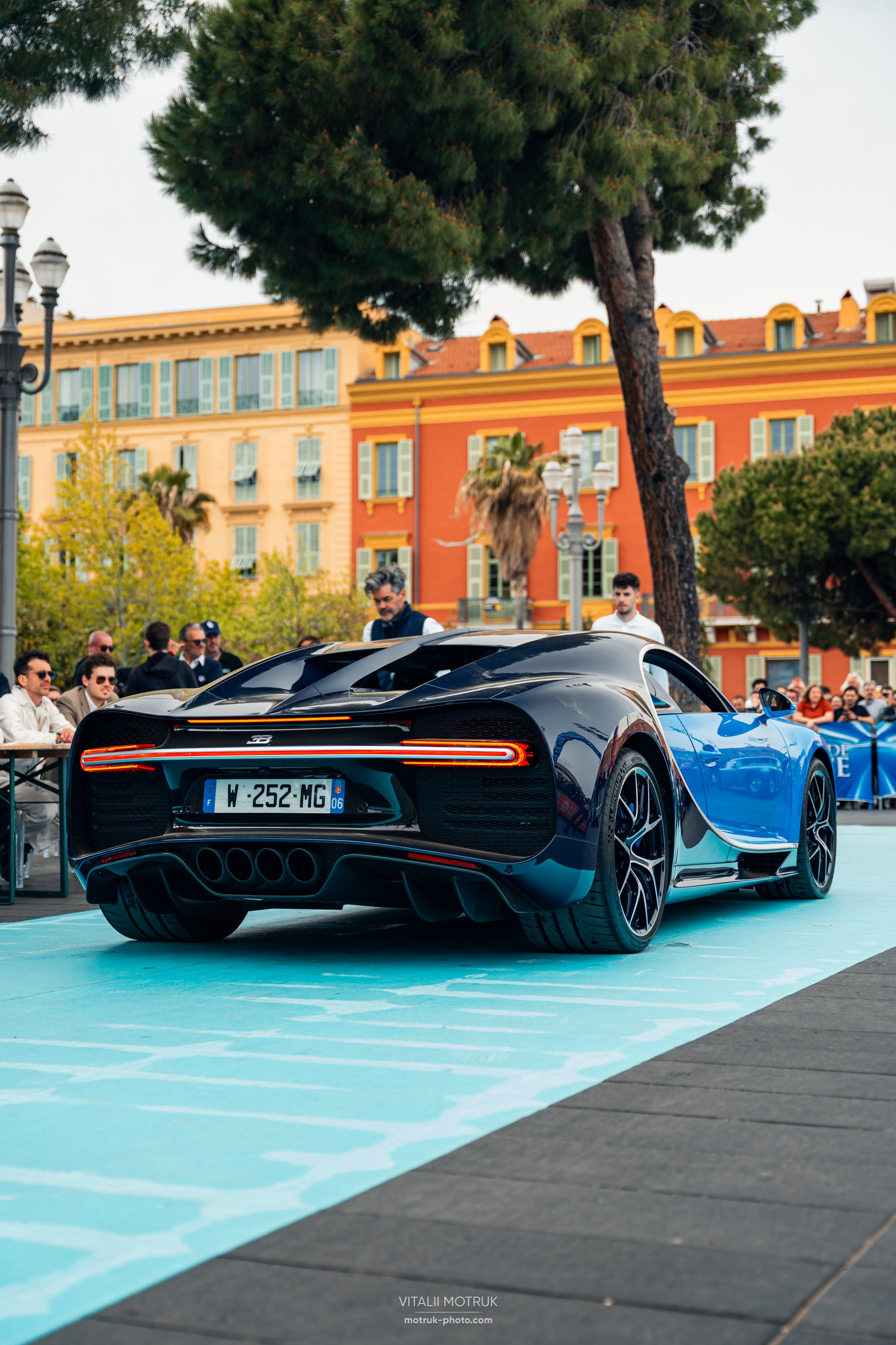 Legends de Nice. Photographe de voitures à Paris — Vitalii Motruk