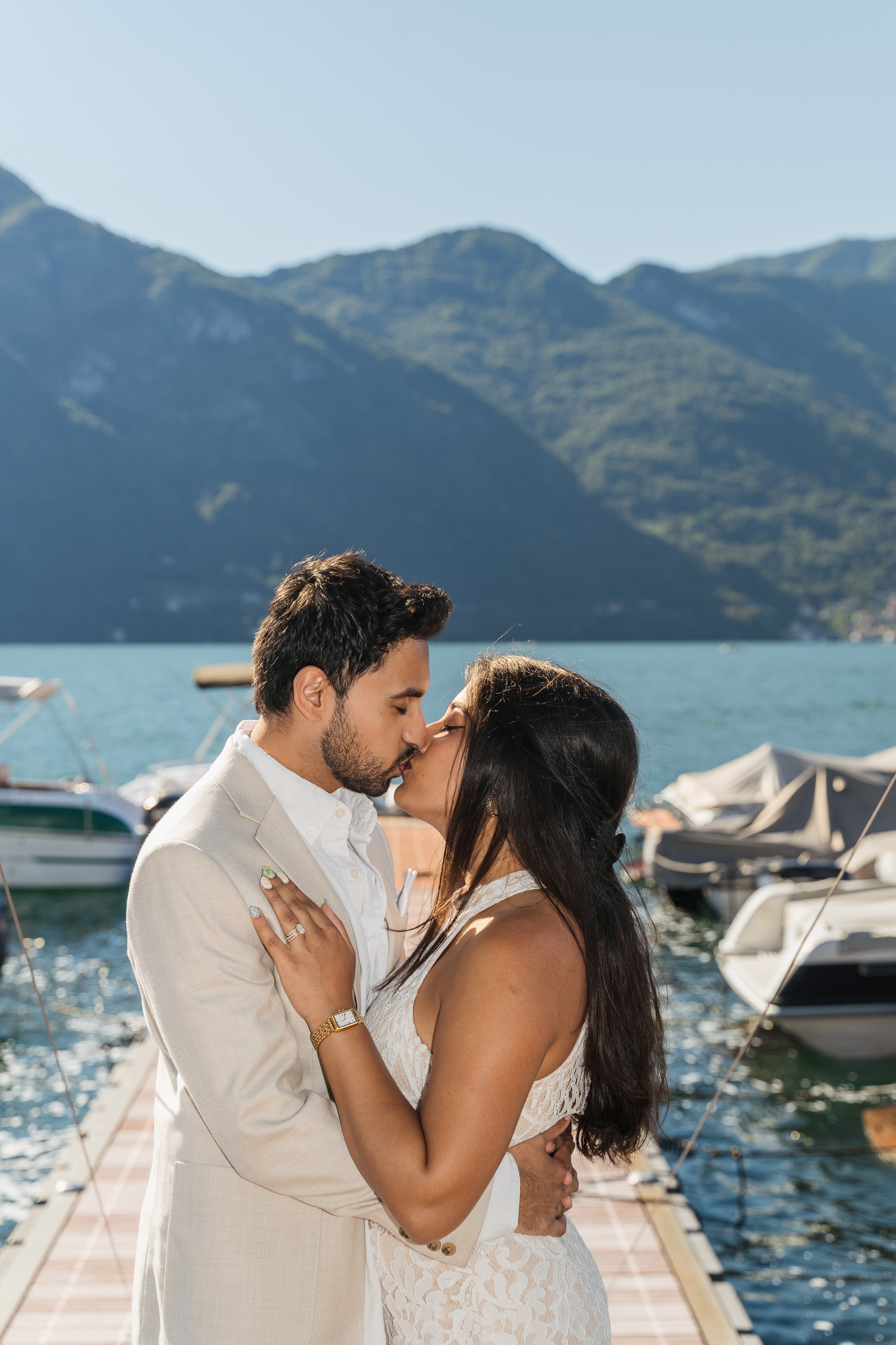 Boat Tour Anniversary in Lake Como. Proposal Photographer in Lake Como