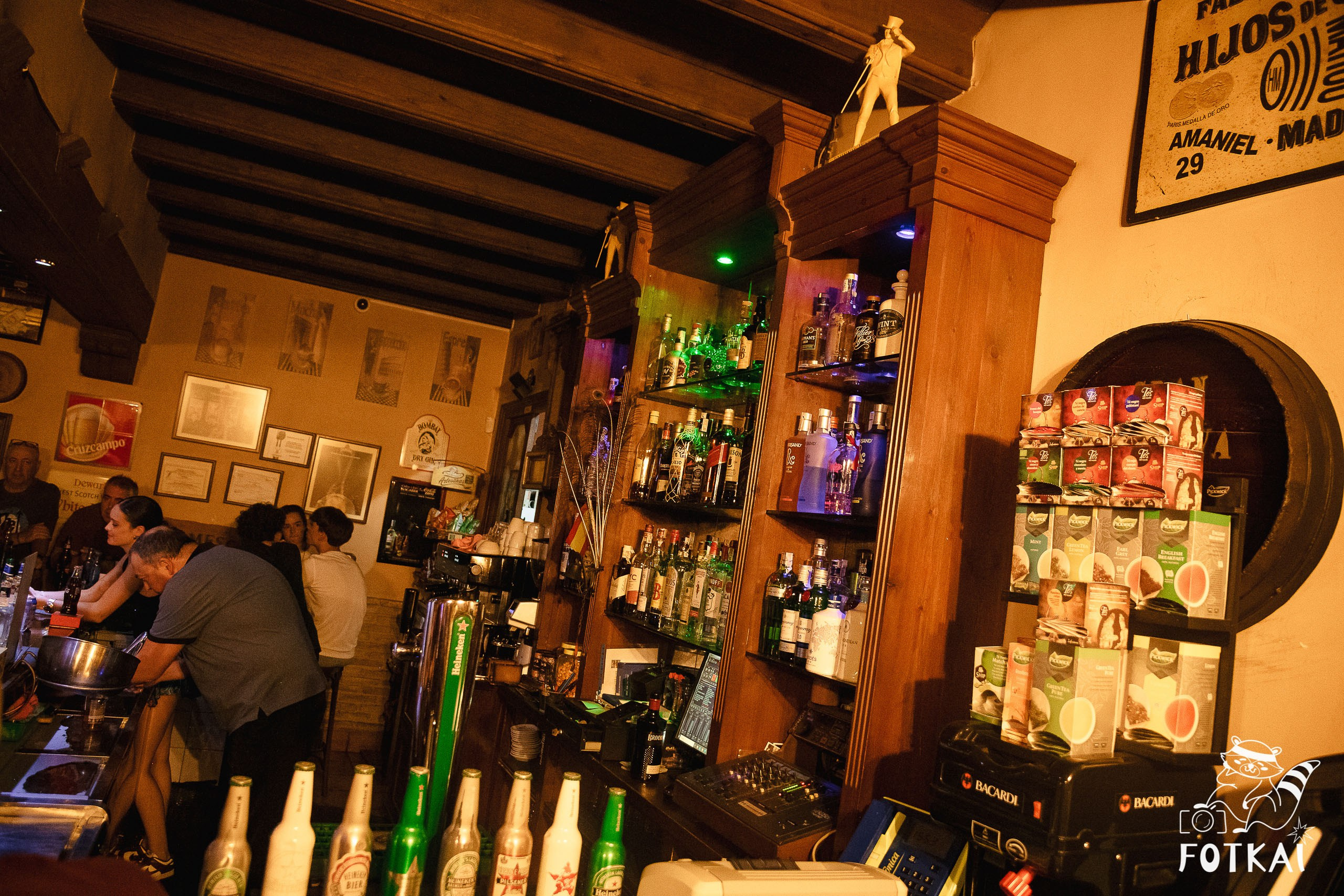 Stones of the Coast en Café Aljibe Rojales: Reportaje fotográfico 30.08.25 | FOTKAI