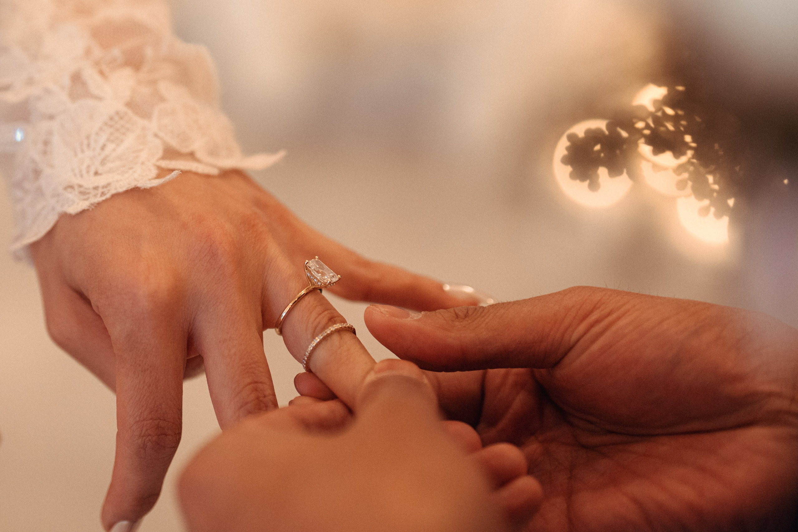 A&R. Wedding & elopement photographer Viktoriya Kravtsov. Las Vegas