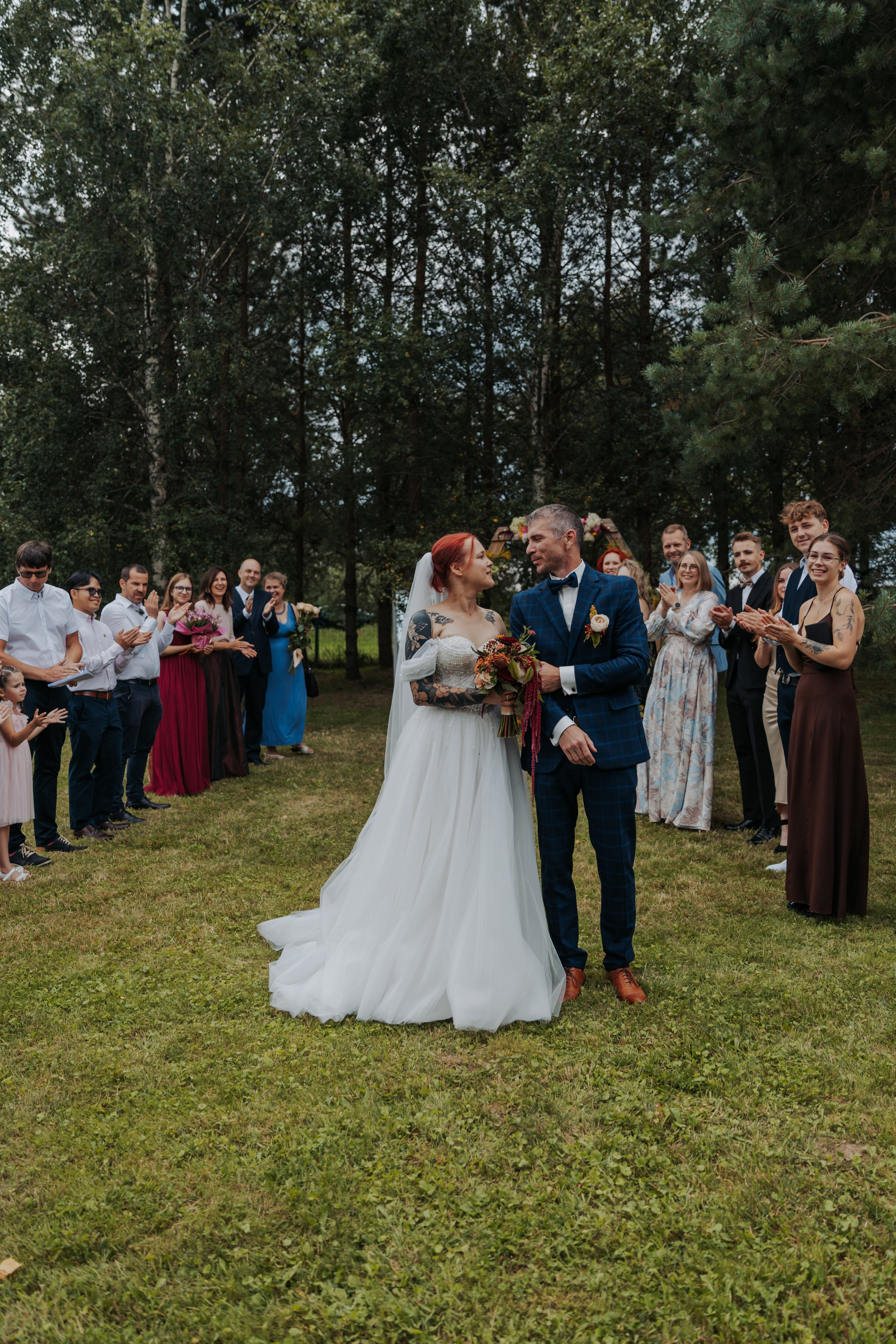 Gatis prec Valēriju. Fotogrāfe Zane Stulpiņa
