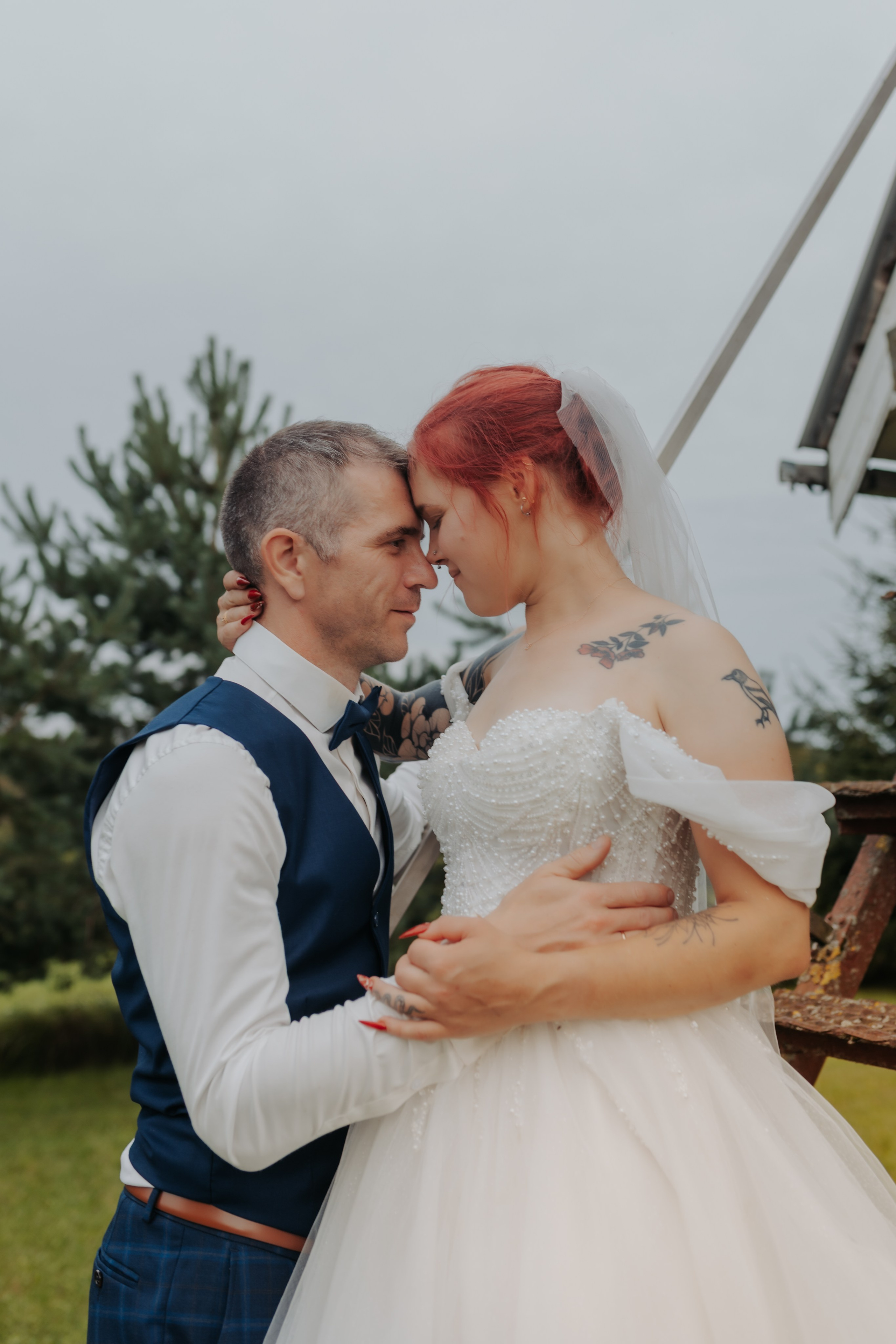 Gatis prec Valēriju. Fotogrāfe Zane Stulpiņa