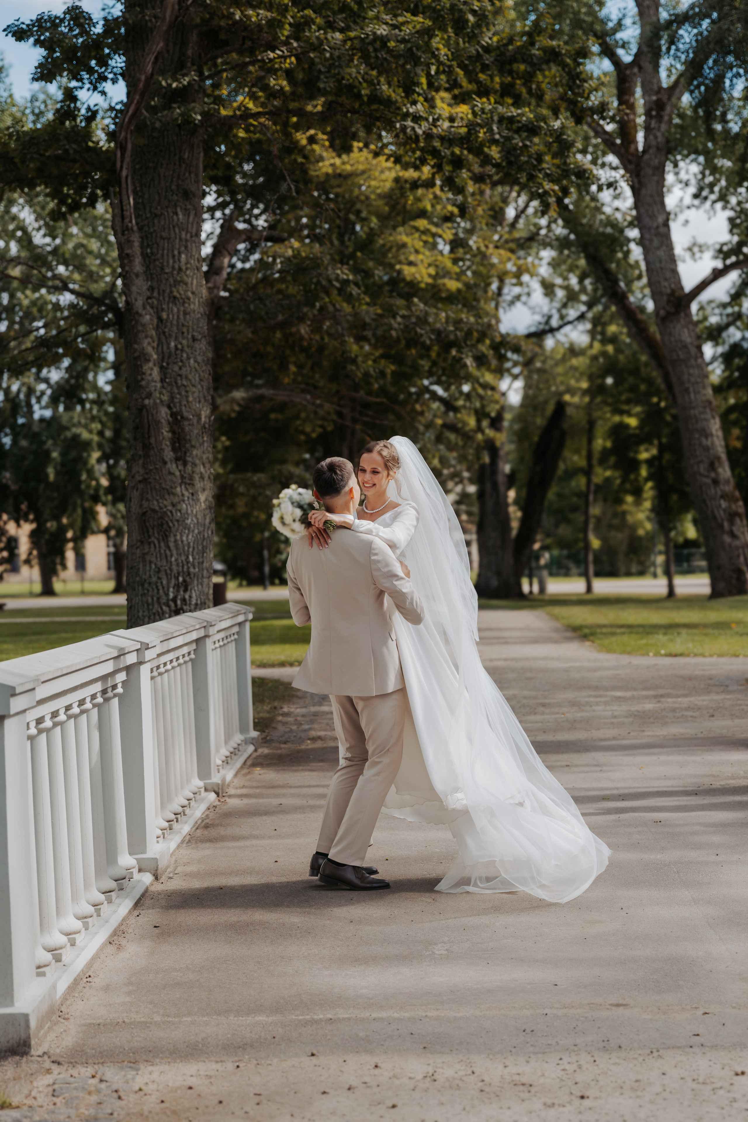 Maksims prec Jūliju. Fotogrāfe Zane Stulpiņa