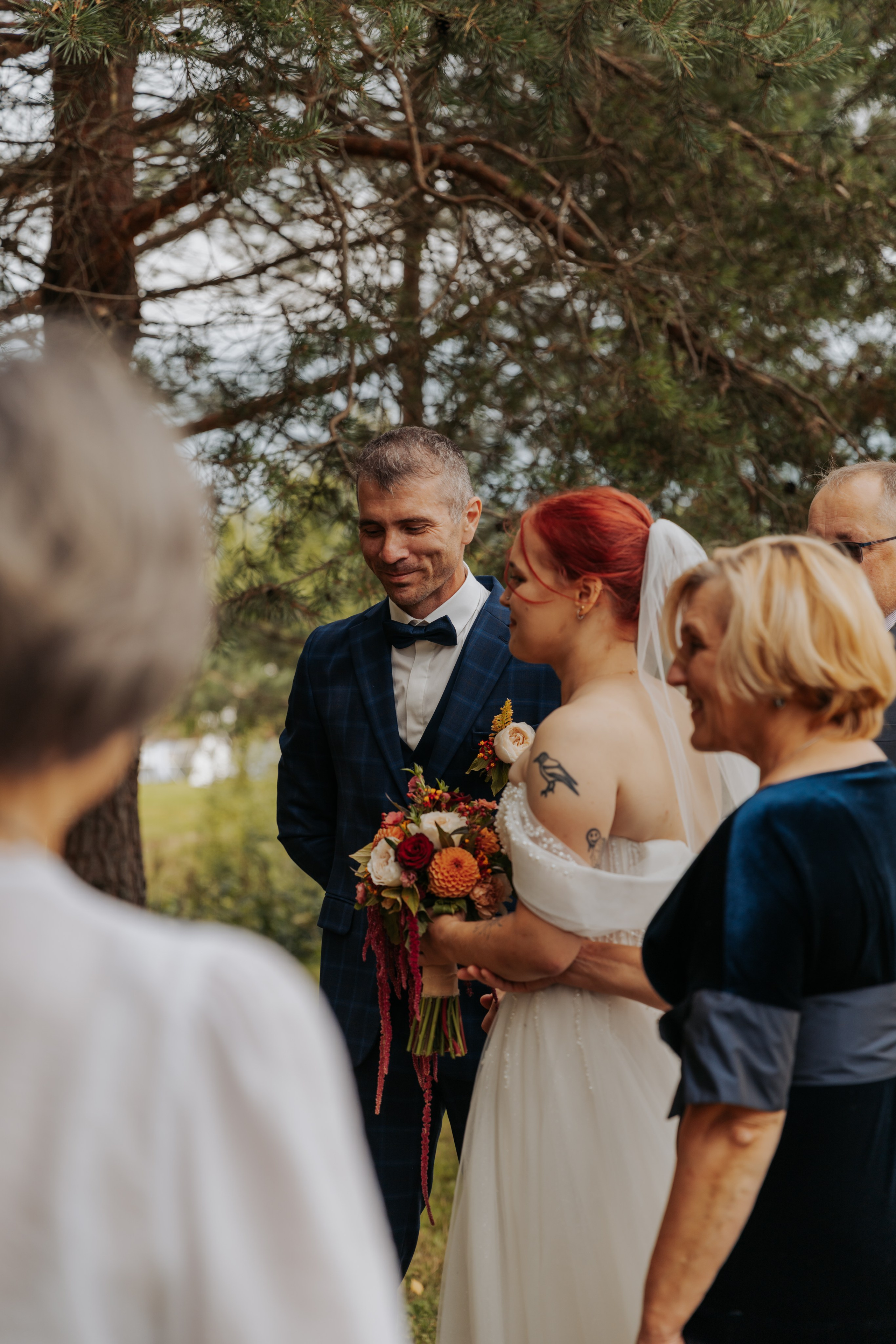 Gatis prec Valēriju. Fotogrāfe Zane Stulpiņa