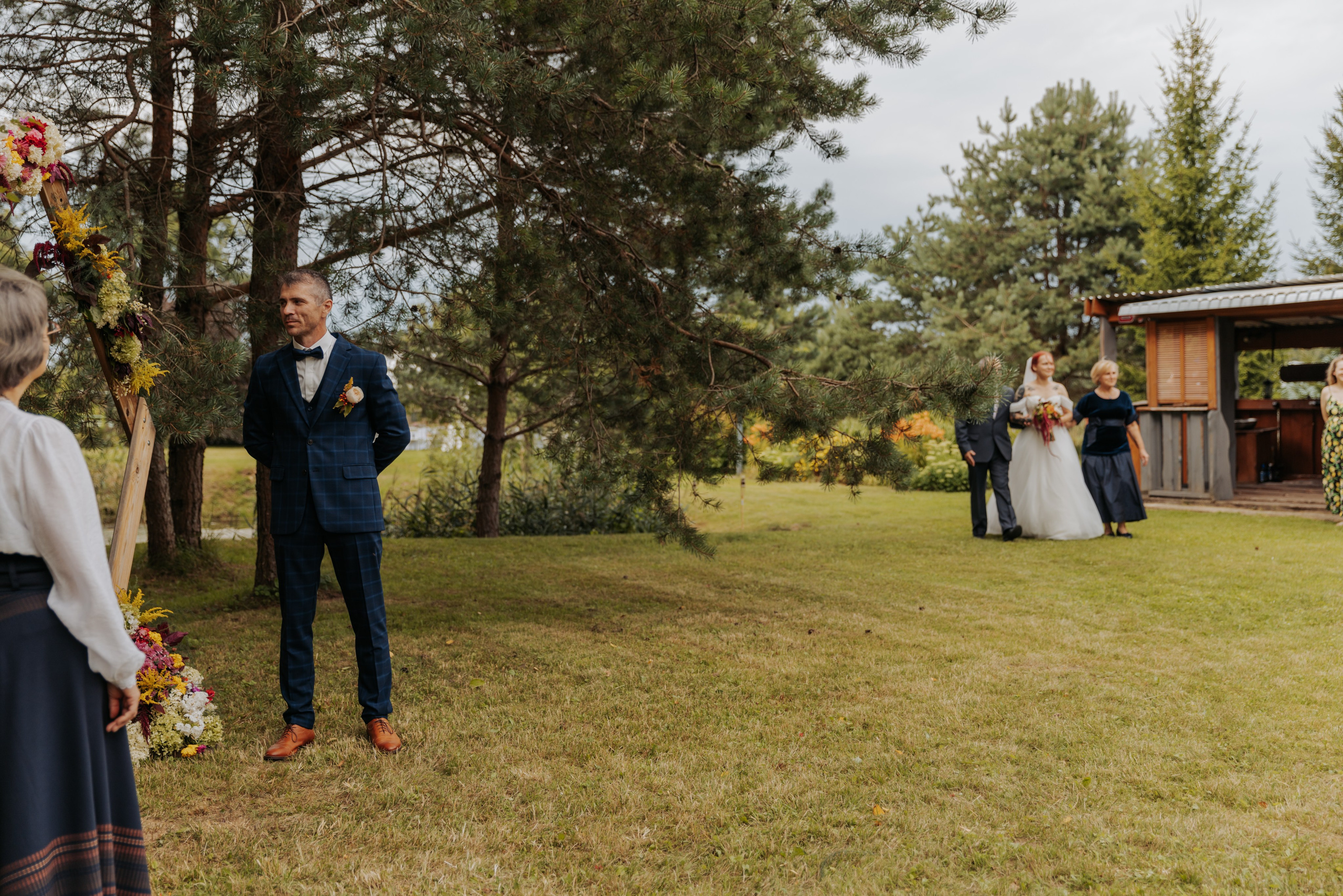 Gatis prec Valēriju. Fotogrāfe Zane Stulpiņa