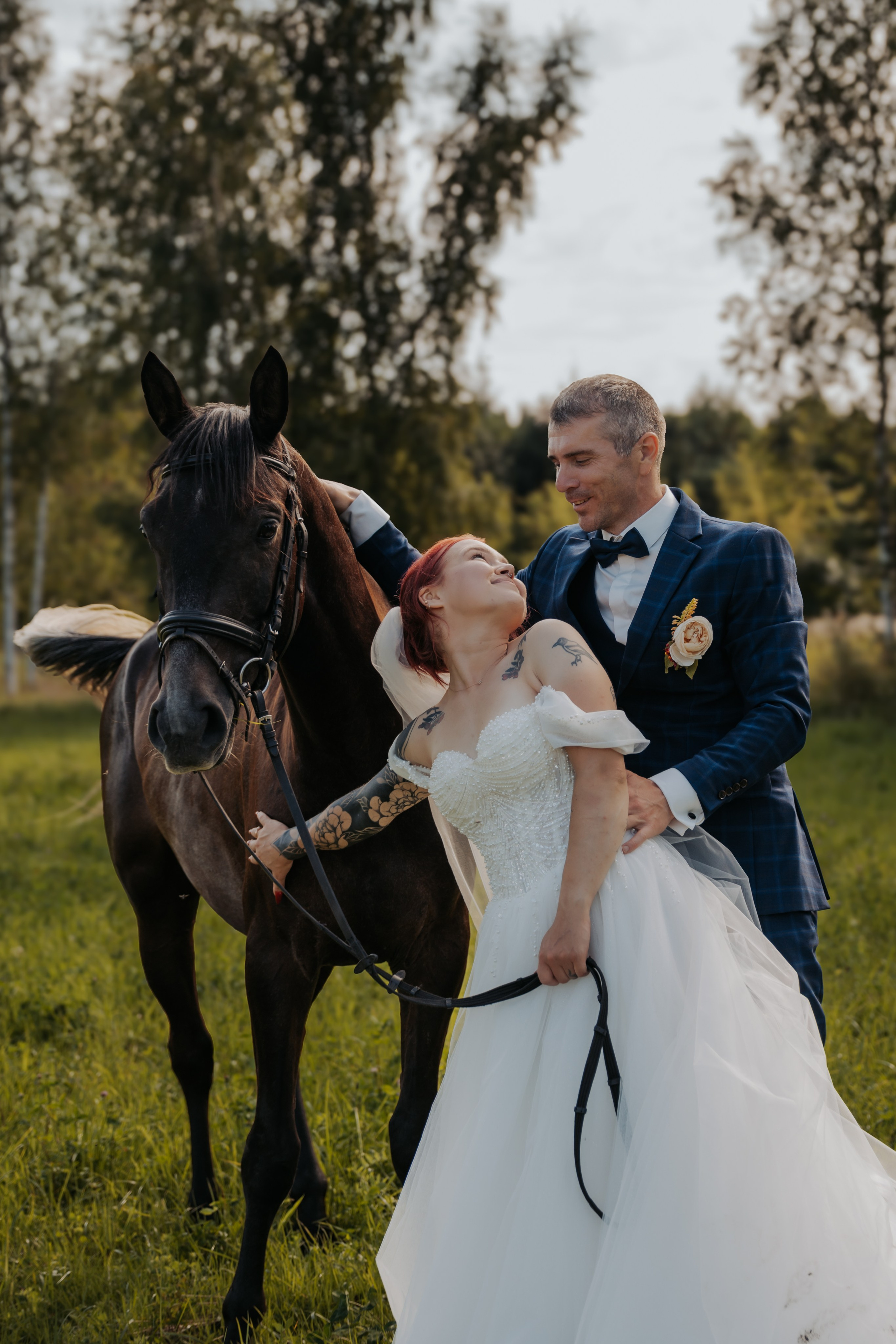 Gatis prec Valēriju. Fotogrāfe Zane Stulpiņa