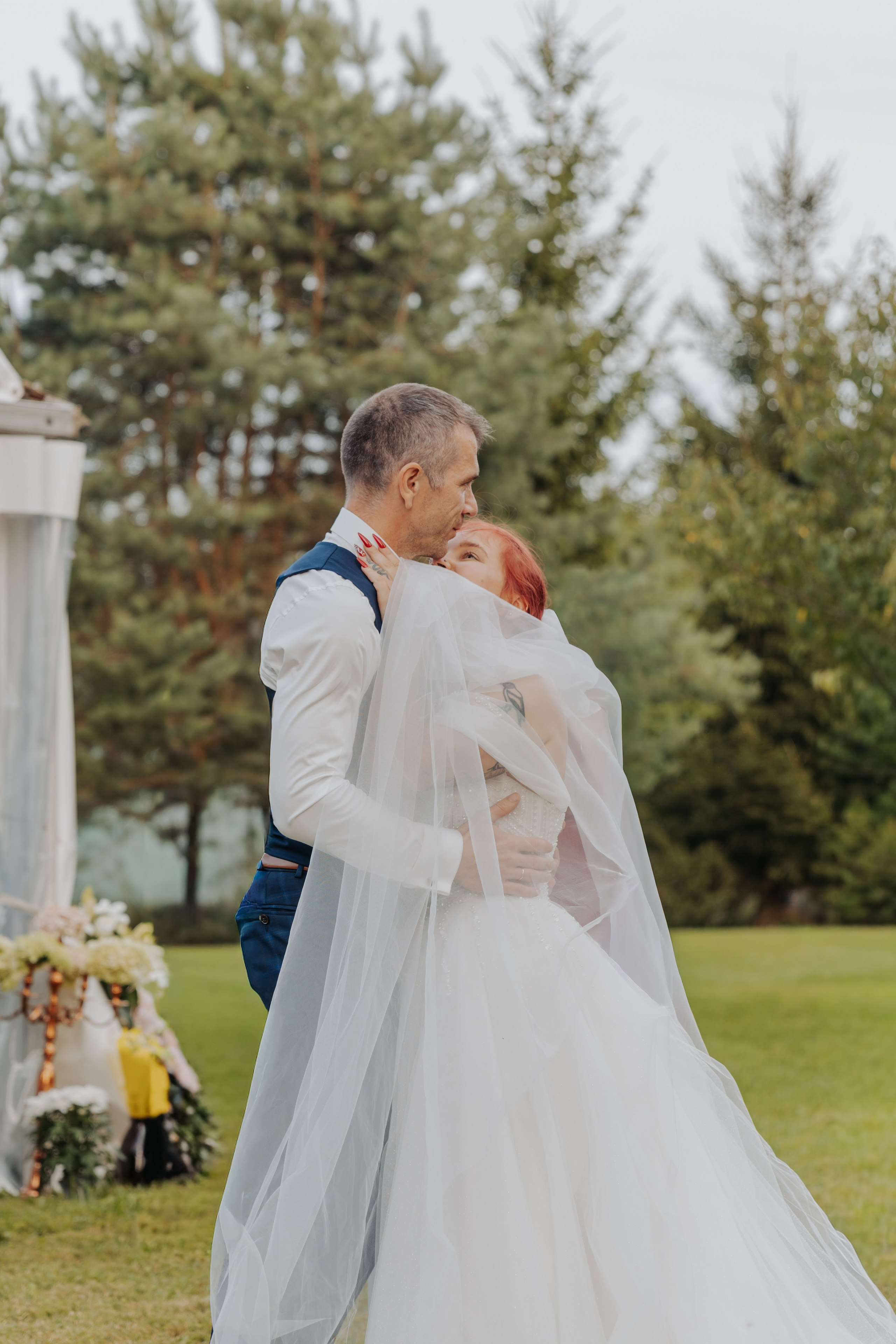 Gatis prec Valēriju. Fotogrāfe Zane Stulpiņa