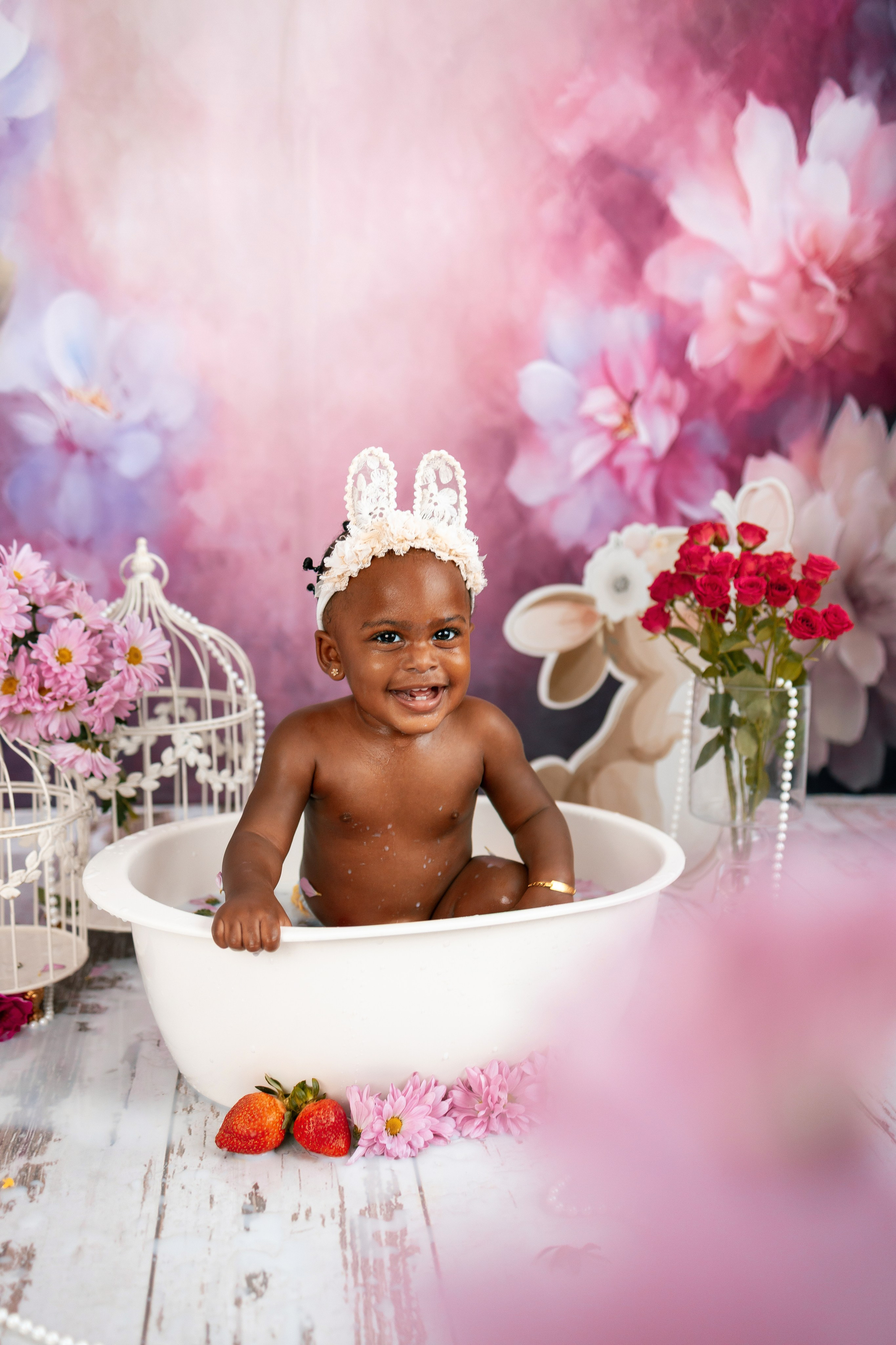 Milk bath. Anaeliseevaphoto.com