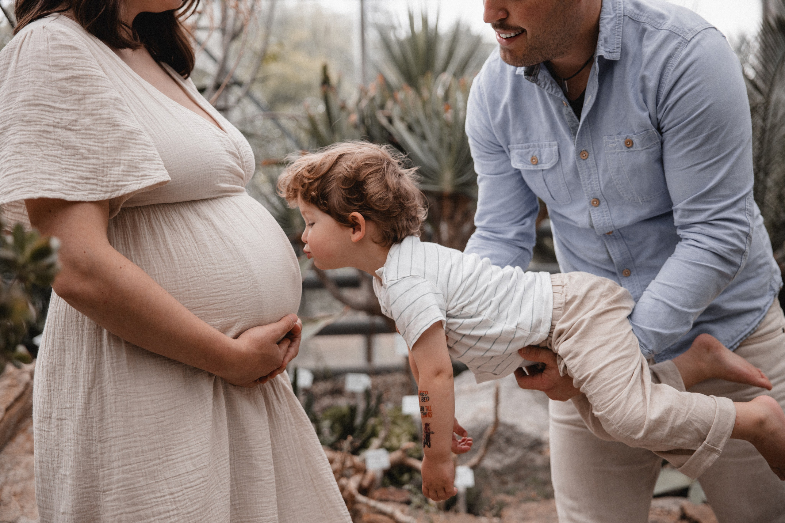 Babybauch Shooting im Botanischen Garten Bochum | Reiche Fotografie. Hochzeitsfotografin Bochum | Halyna Reiche Fotografie NRW